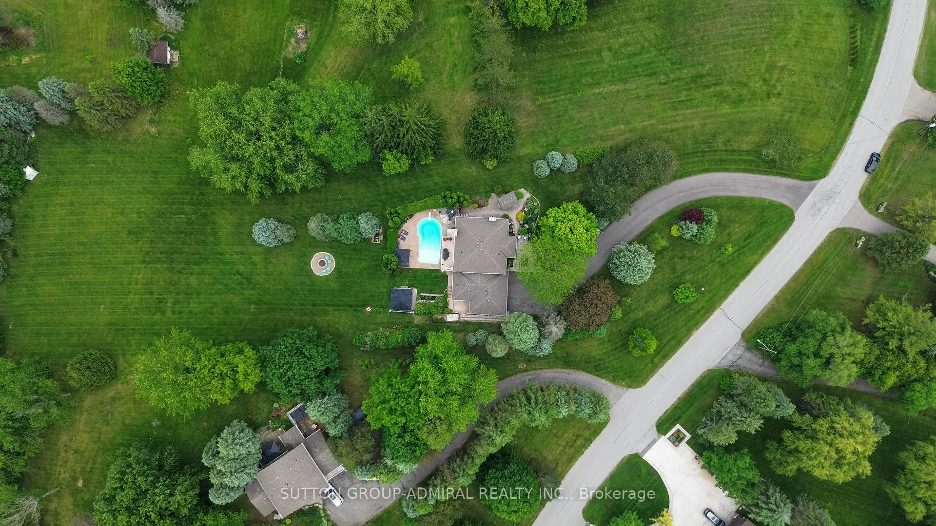 10 Walton Drive