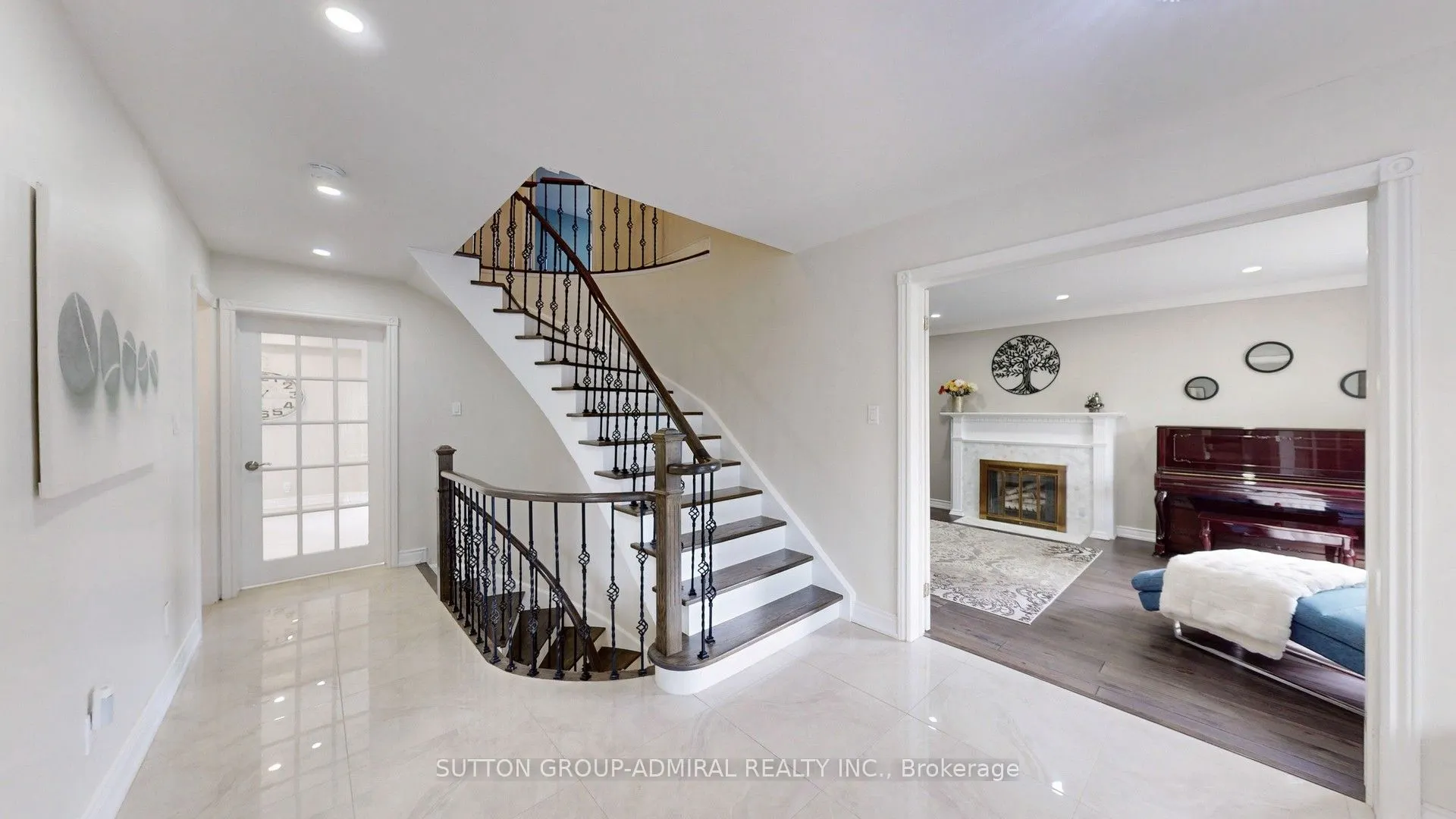 10 Walton Drive