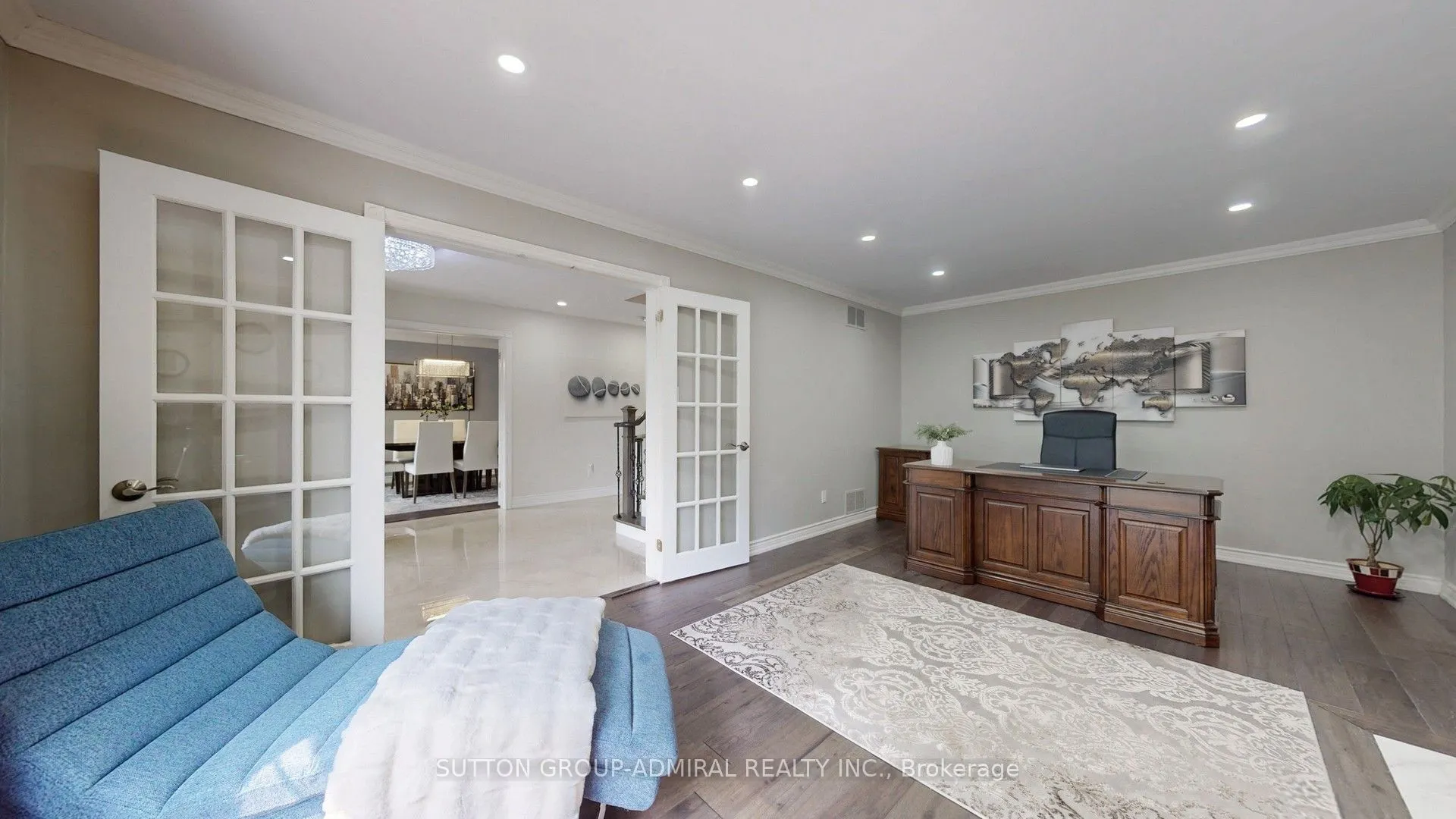 10 Walton Drive