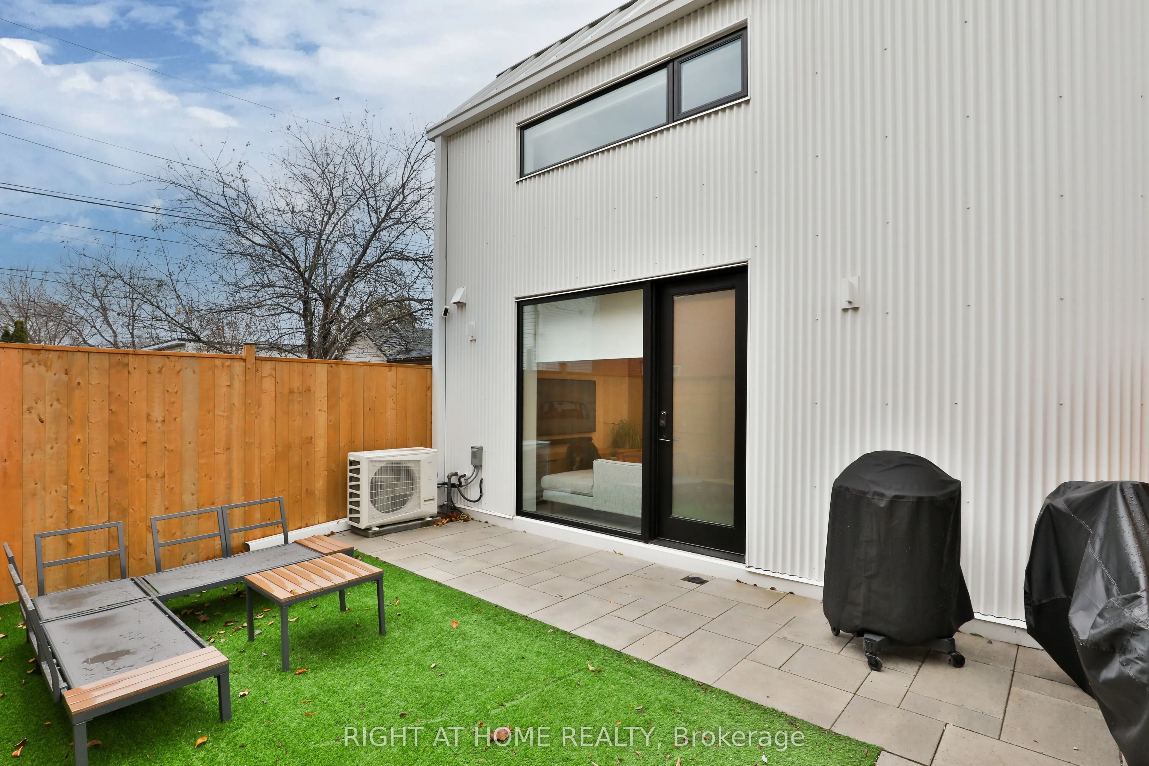 28 SALEM Avenue, #LANEWAY
