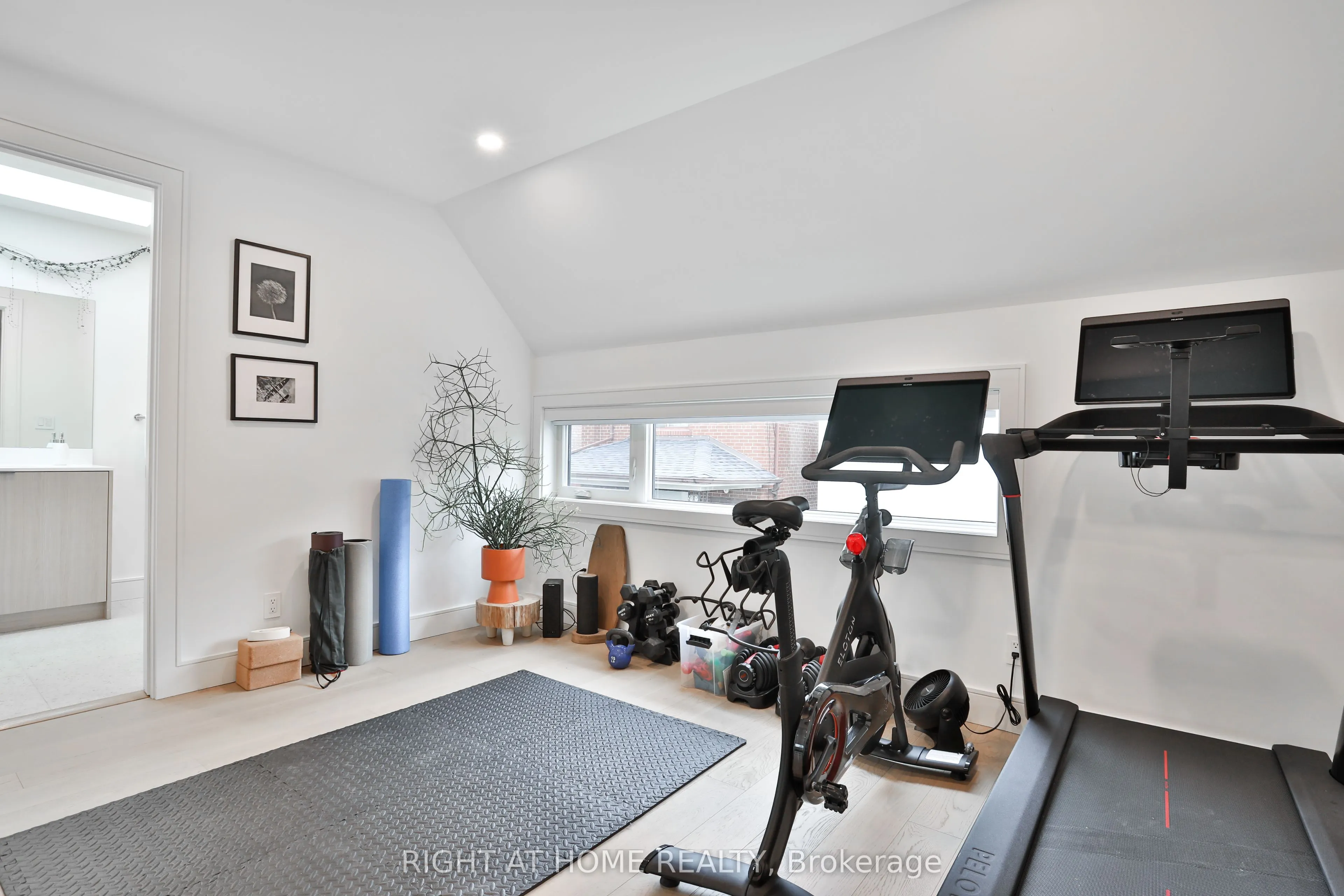 28 SALEM Avenue, #LANEWAY