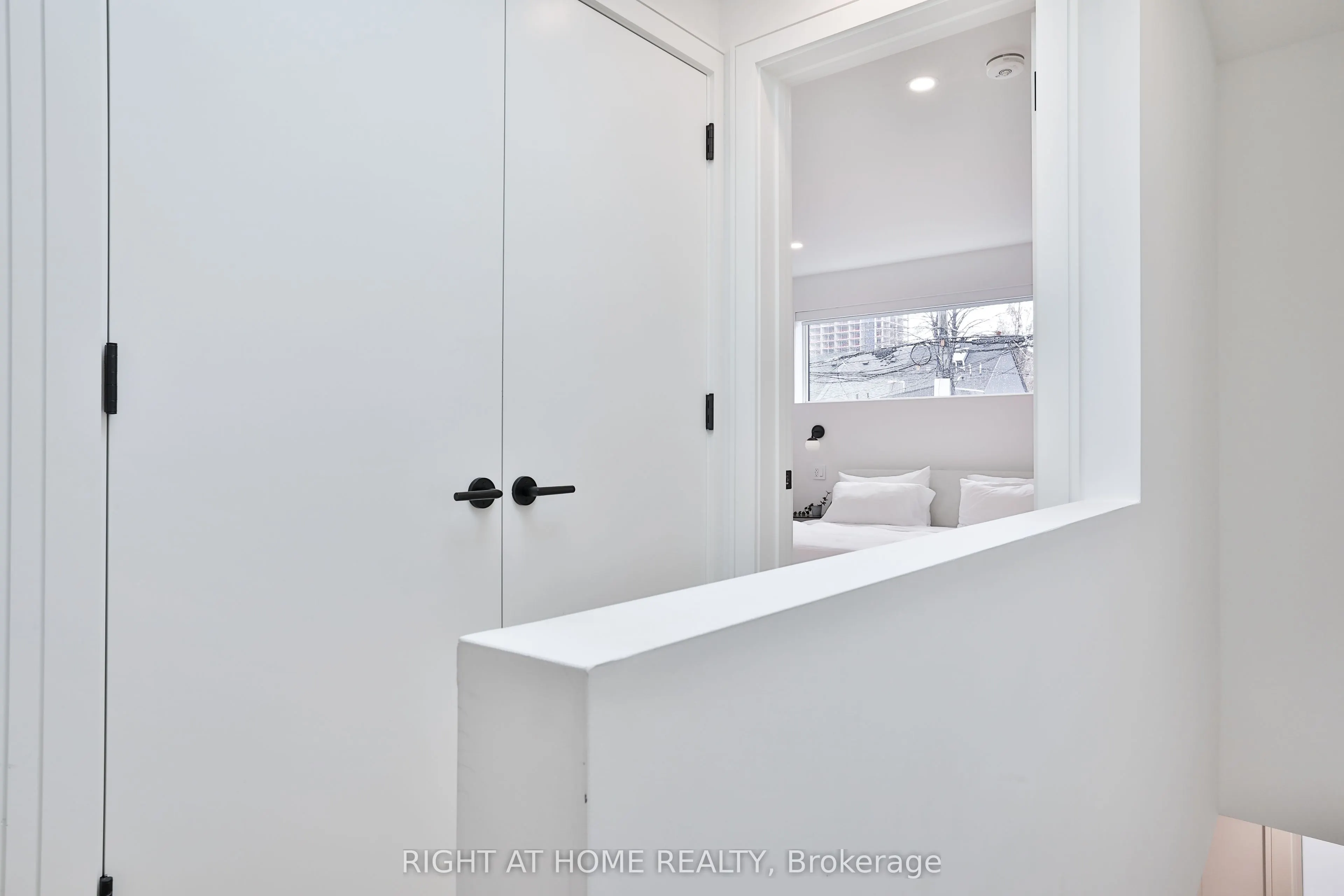 28 SALEM Avenue, #LANEWAY
