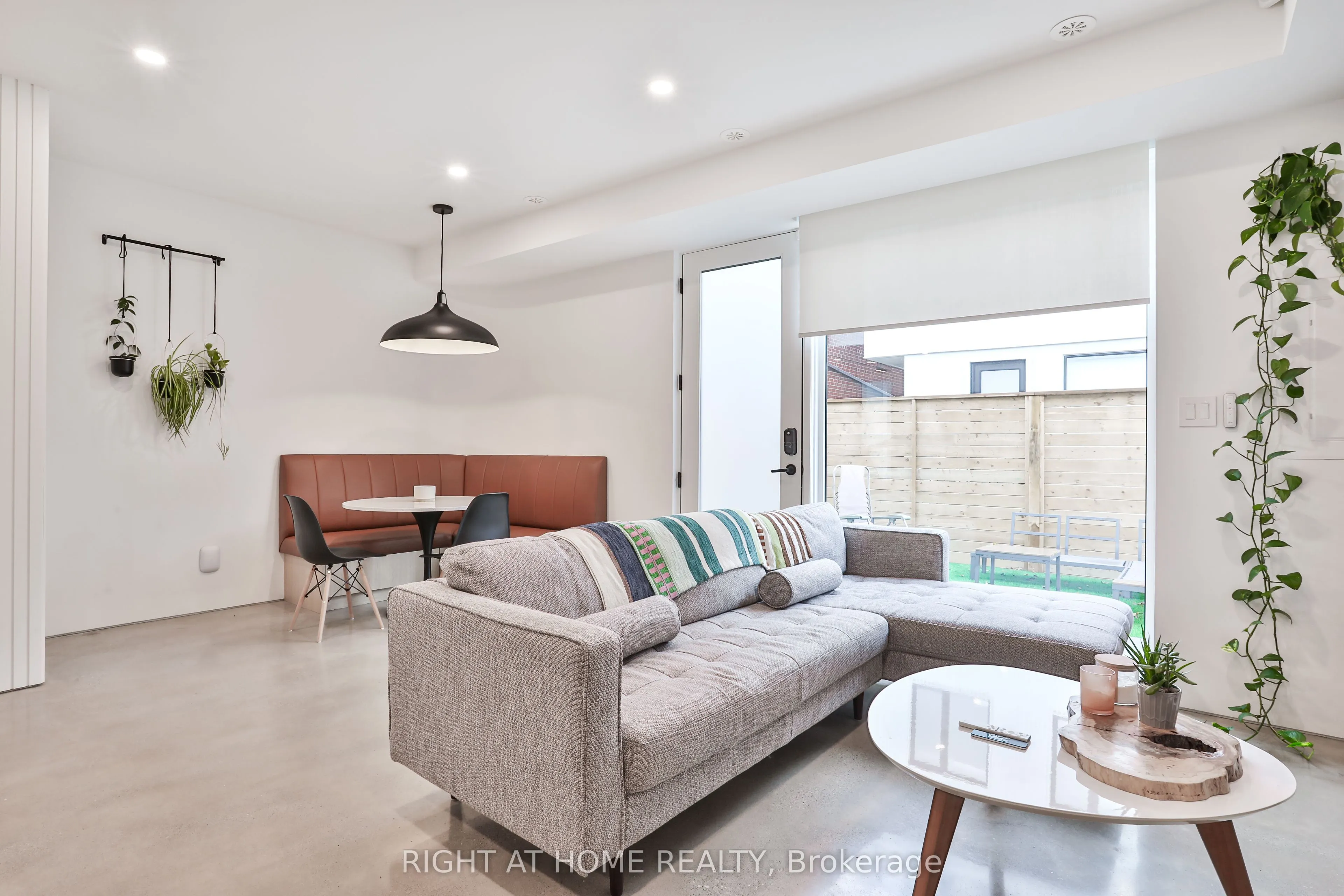 28 SALEM Avenue, #LANEWAY