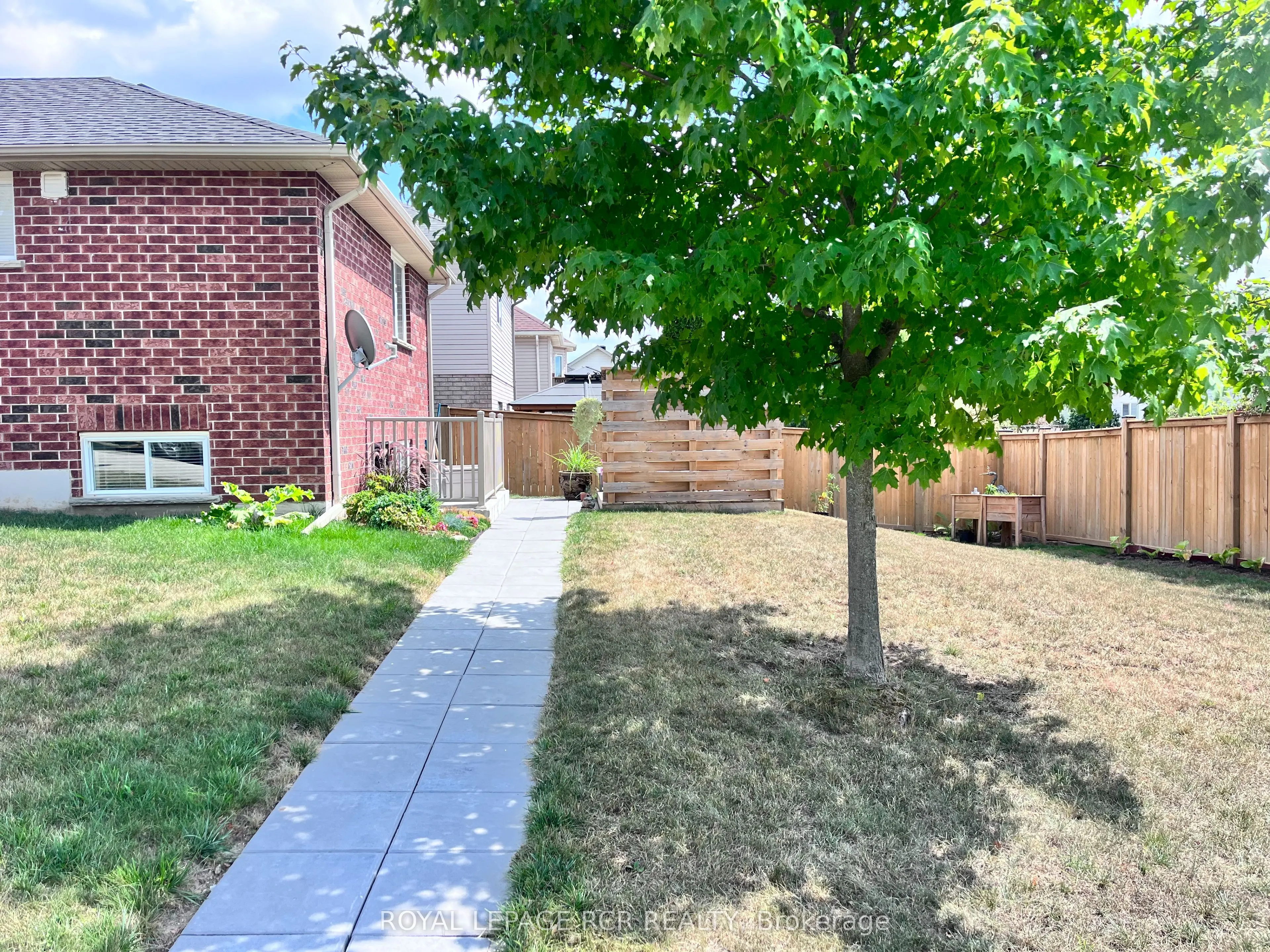 77 Biscayne Crescent, #Lower Level