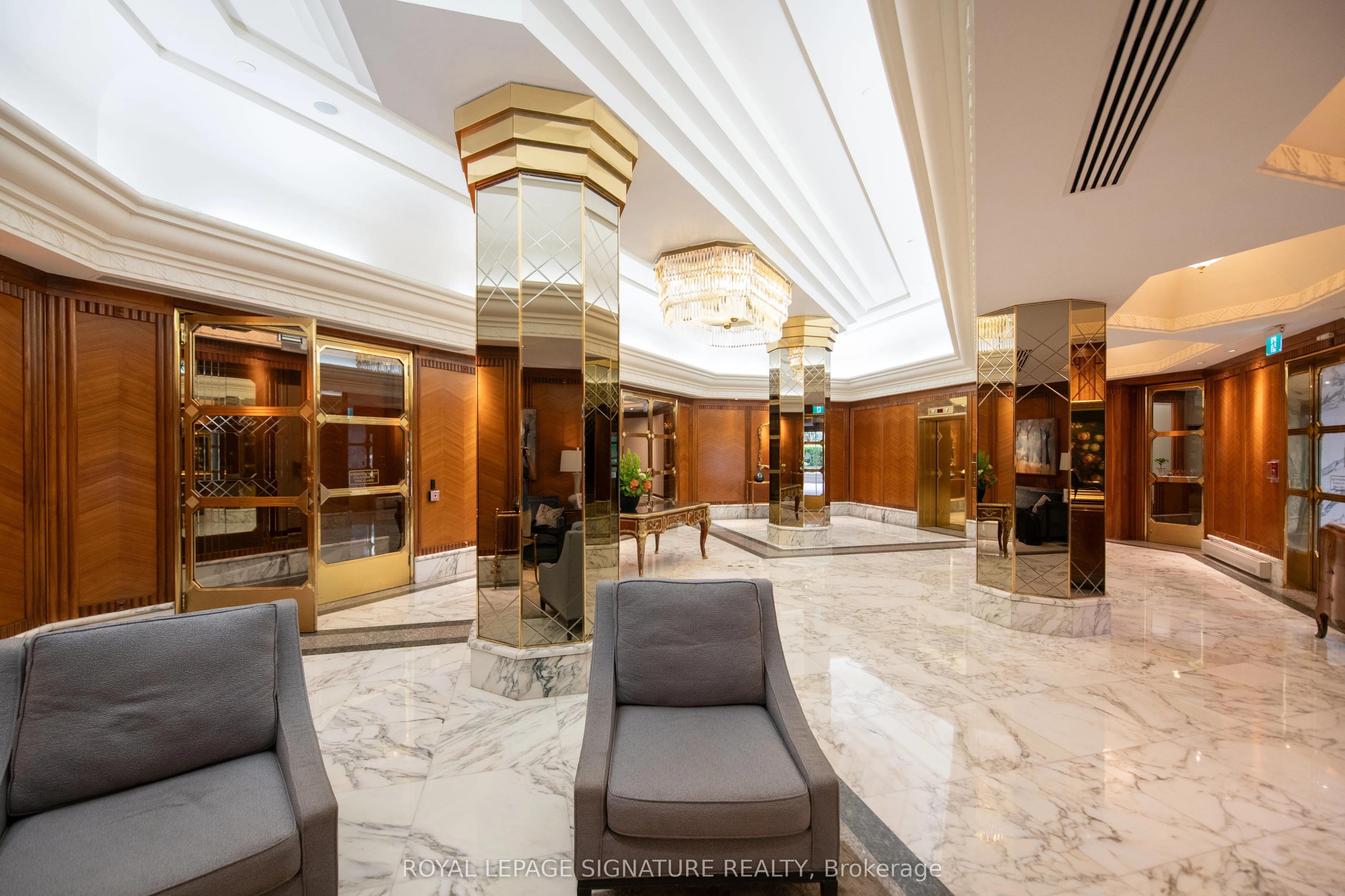 1 Palace Pier Court, #2108