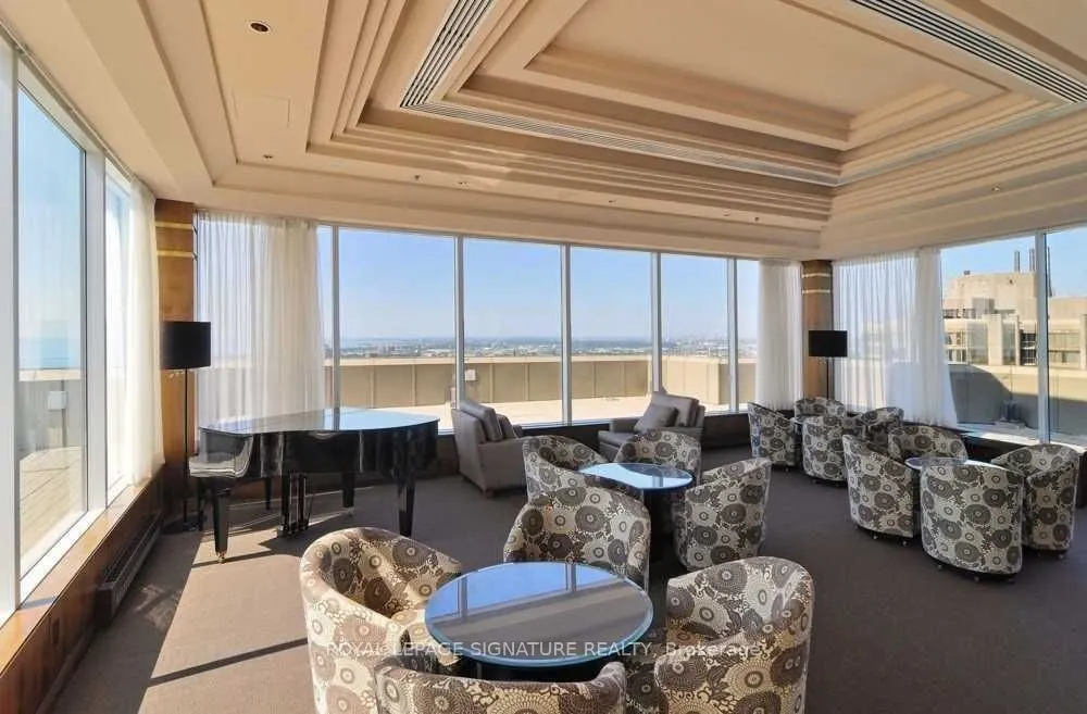 1 Palace Pier Court, #2108