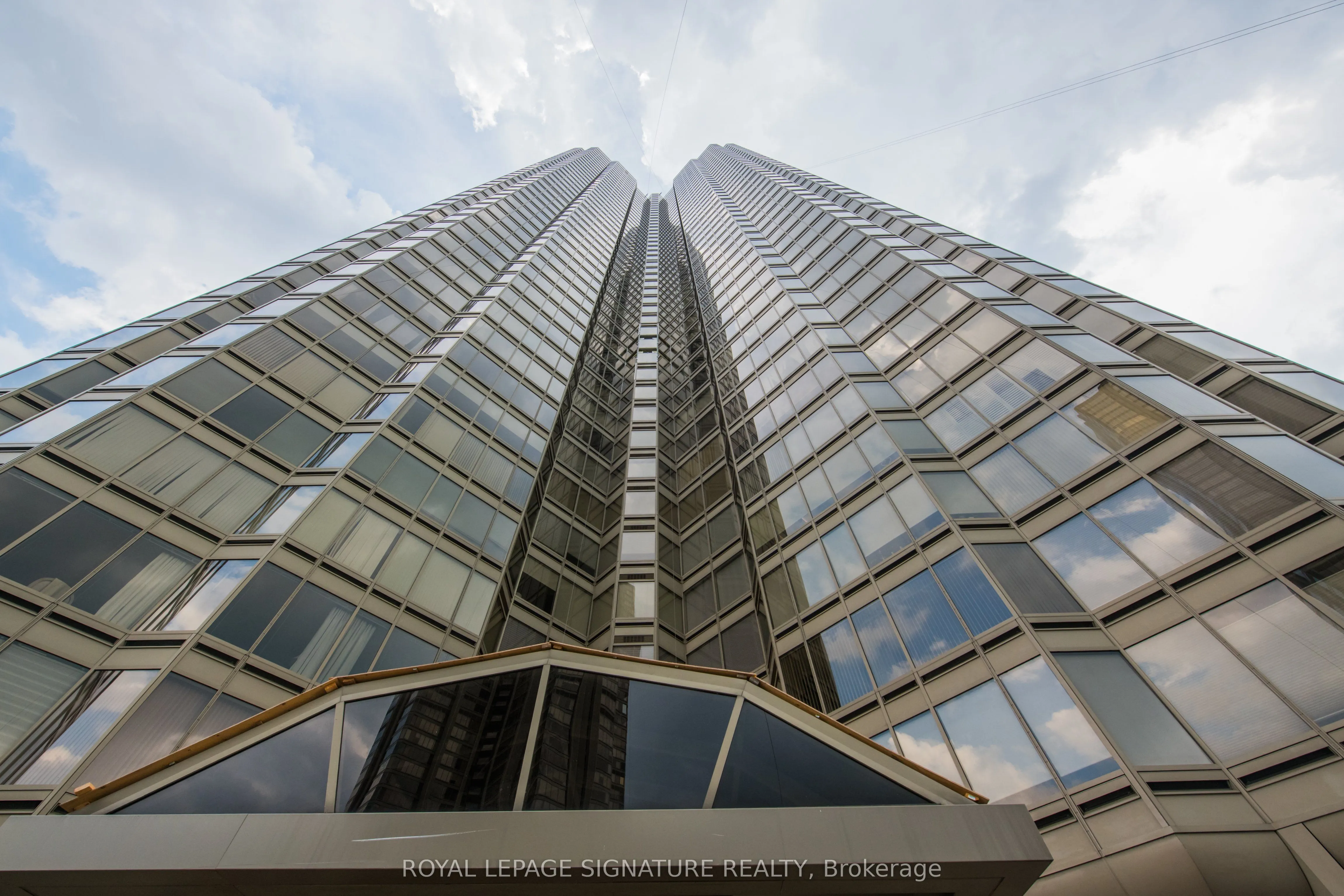 1 Palace Pier Court, #2108