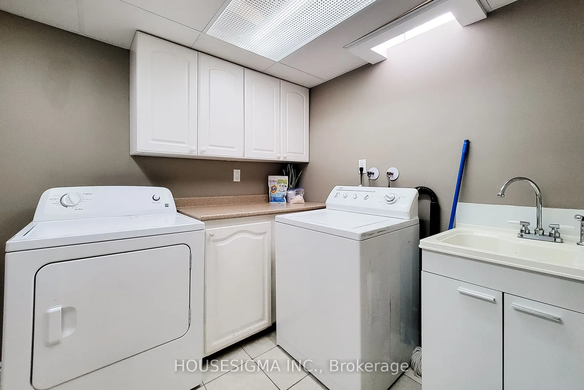 3111 Cantelon Crescent