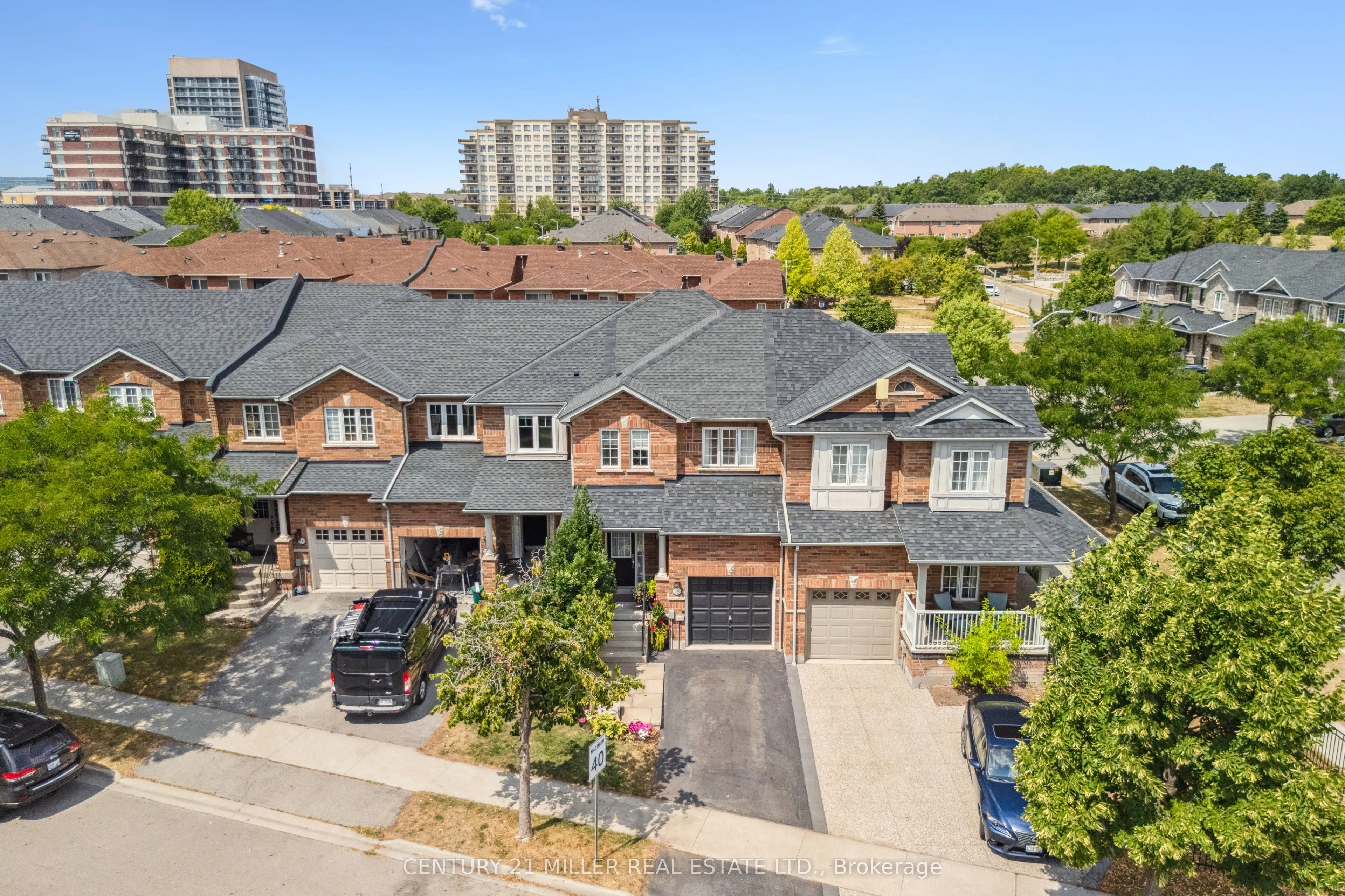 1745 Cobra Crescent