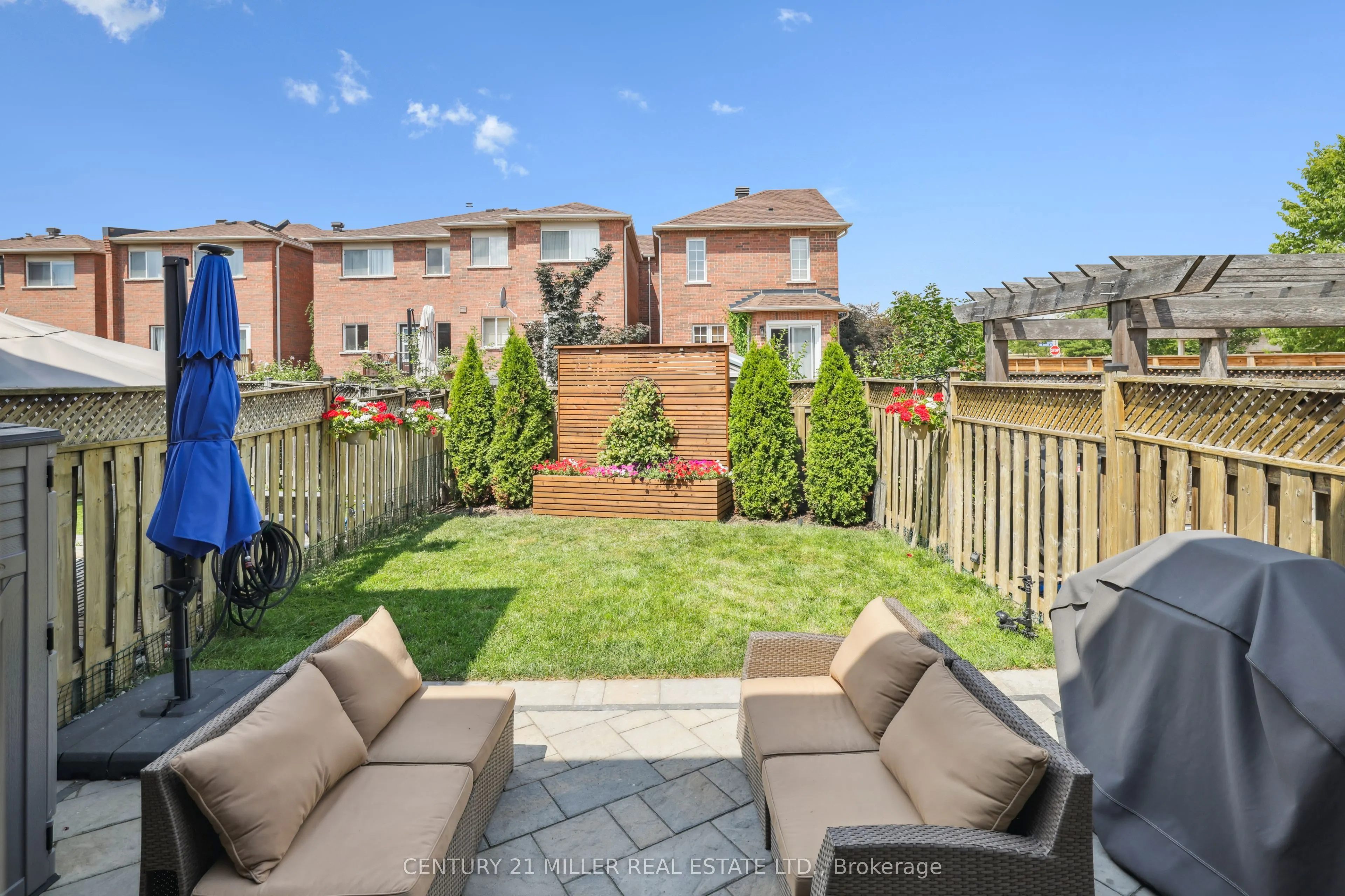 1745 Cobra Crescent