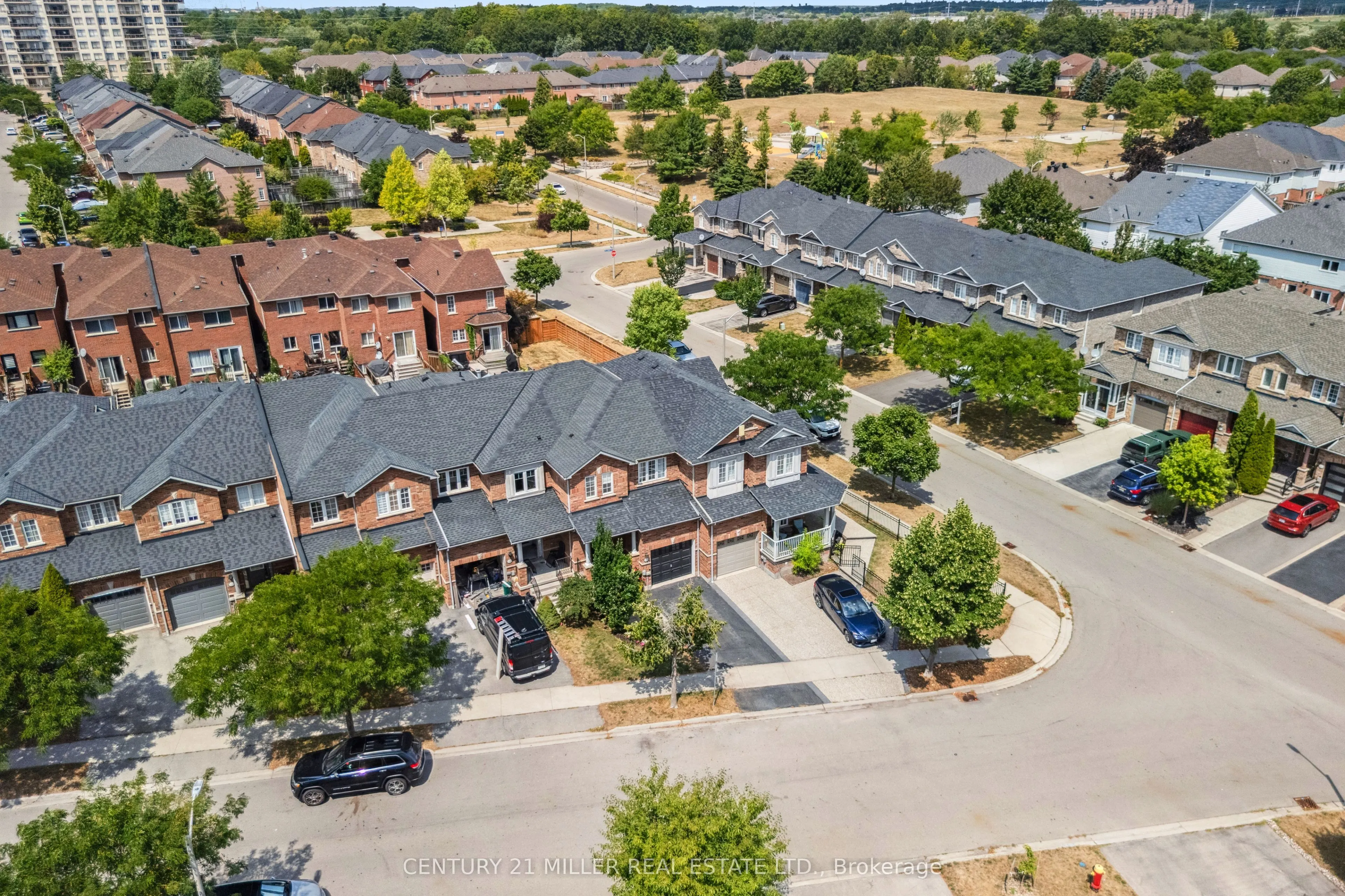 1745 Cobra Crescent