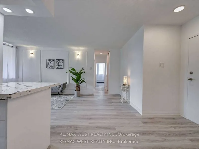 1615 Bloor Street, #411