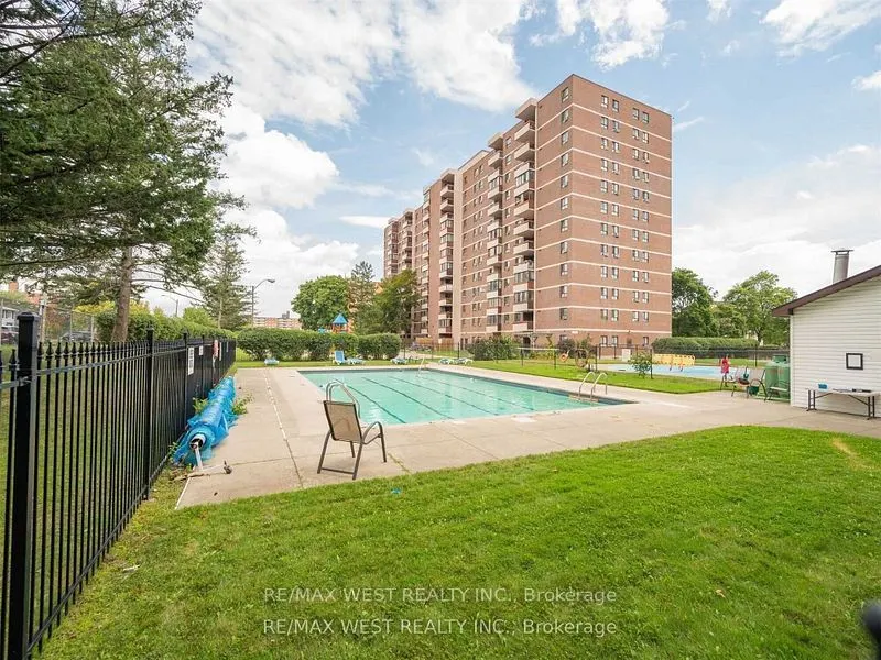 1615 Bloor Street, #411