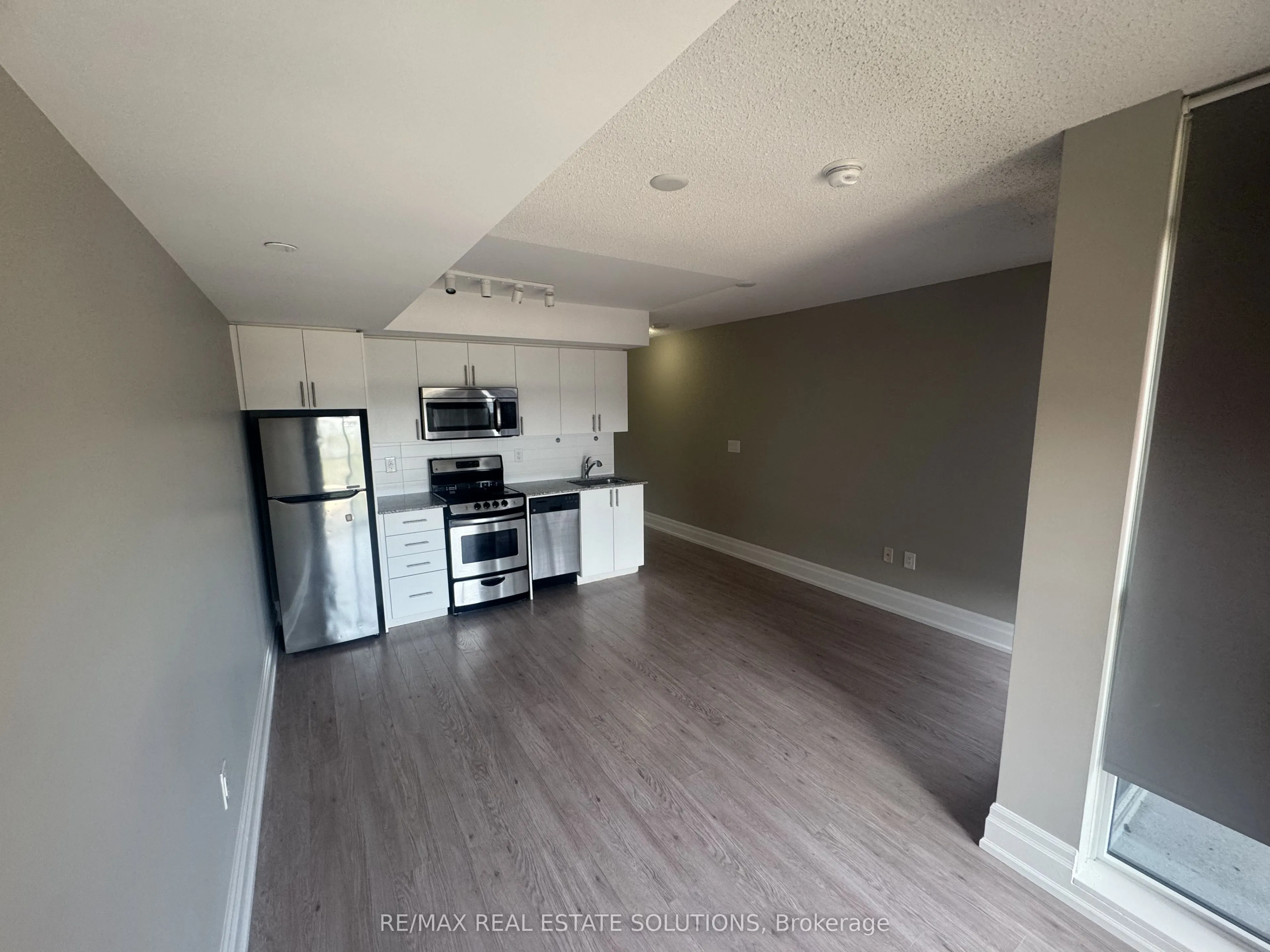 800 Lawrence Avenue W, #516