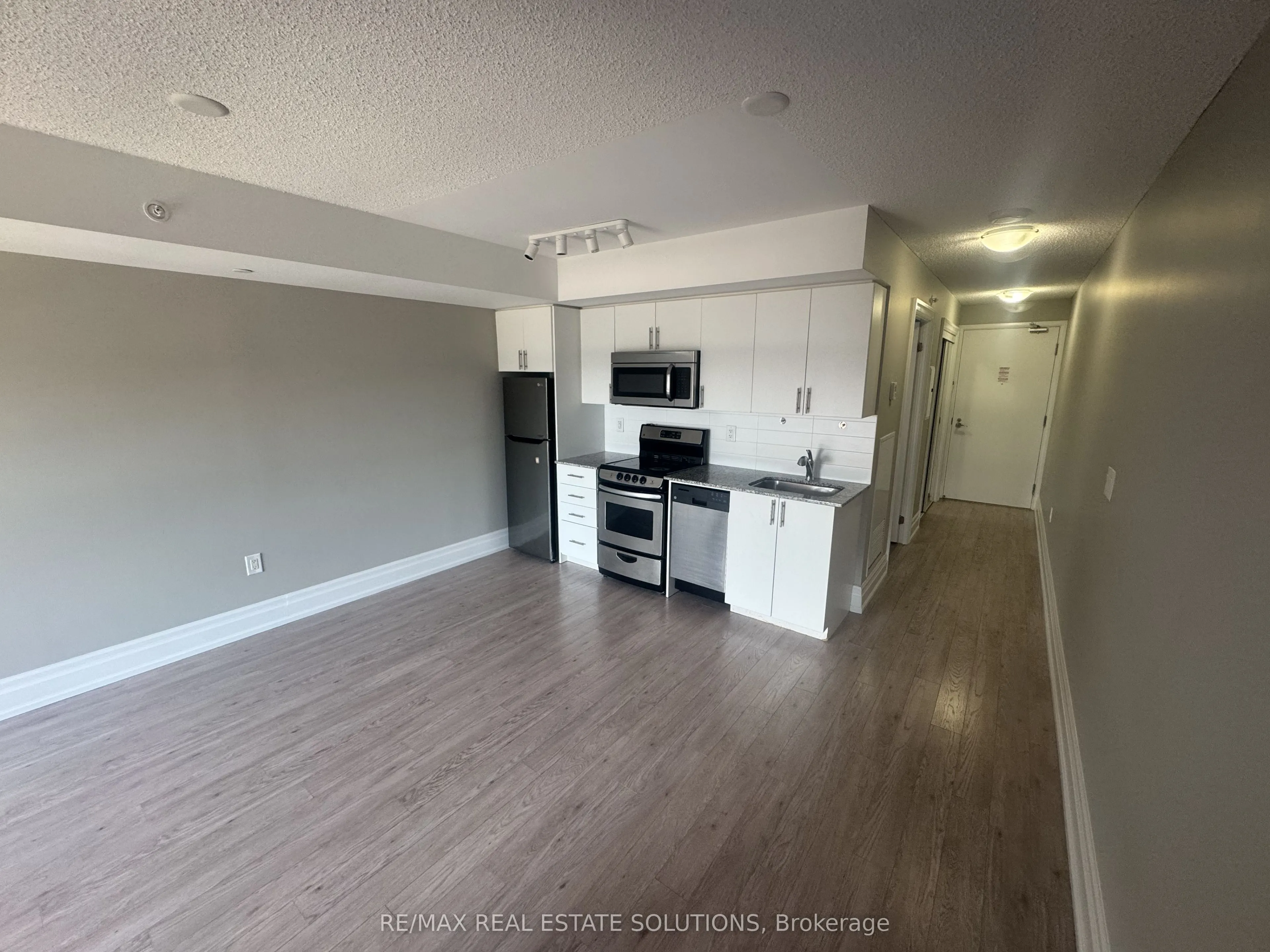 800 Lawrence Avenue W, #516
