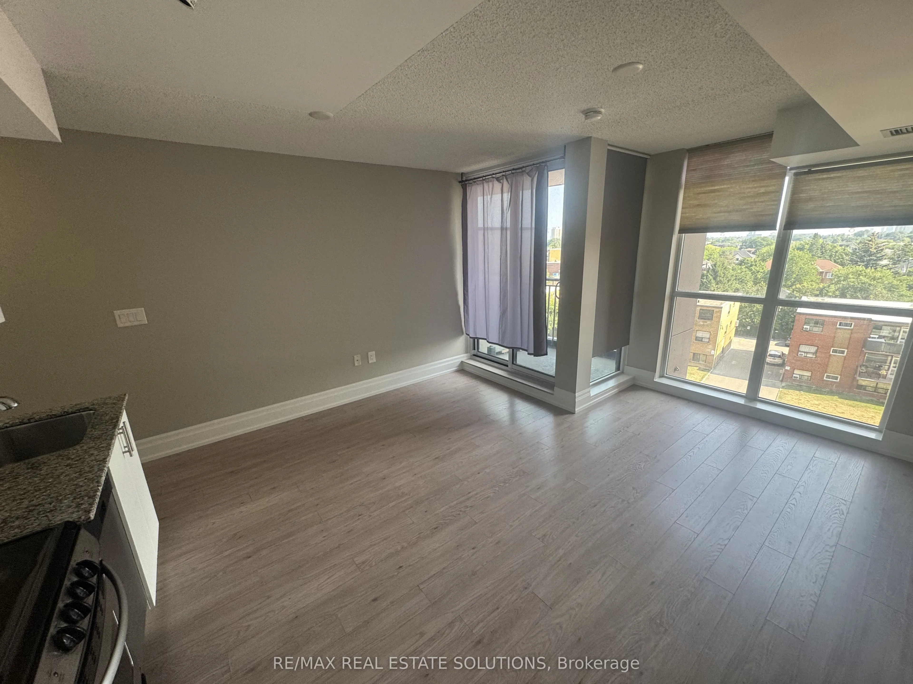 800 Lawrence Avenue W, #516