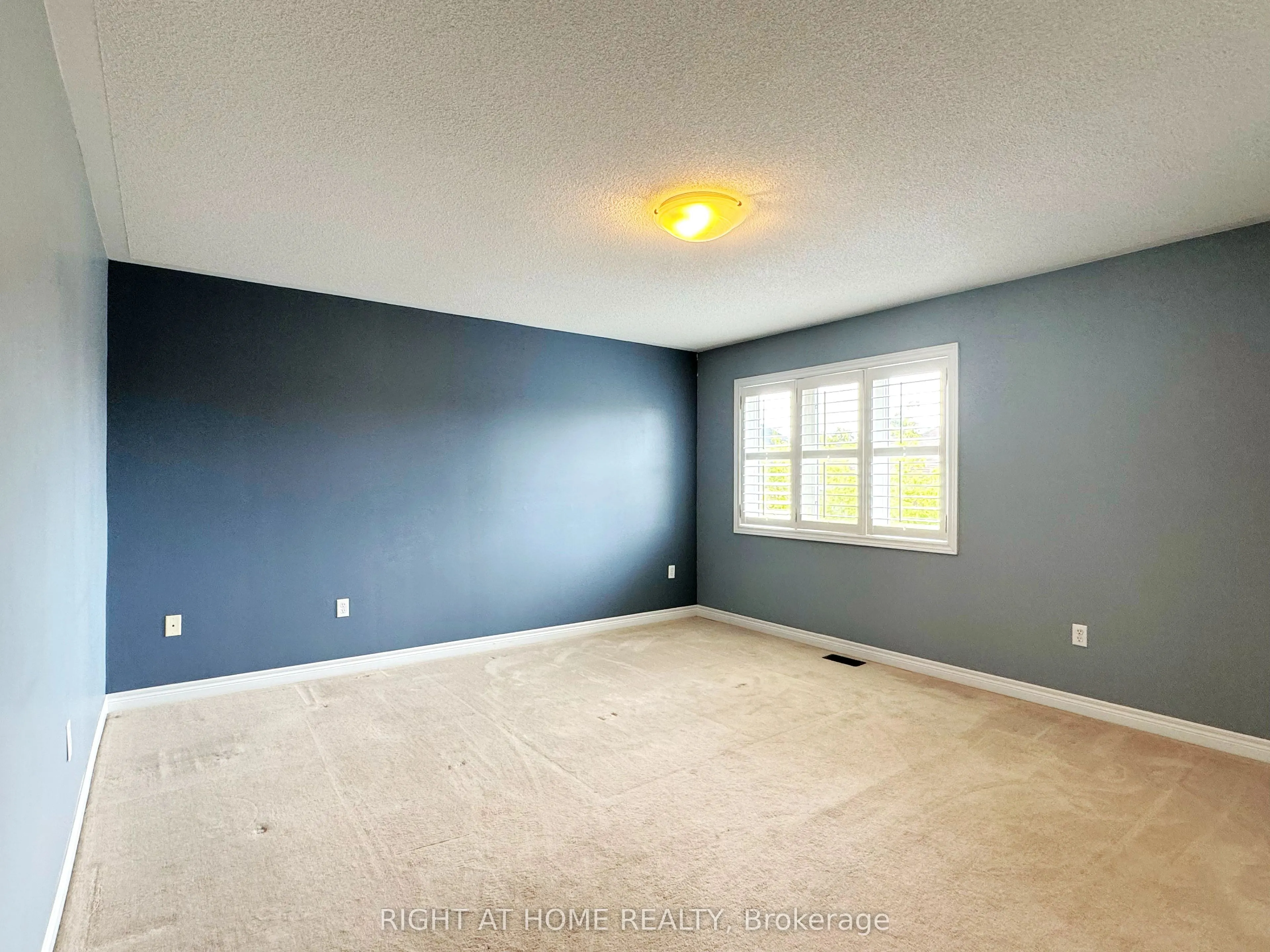 3063 Highbourne Crescent