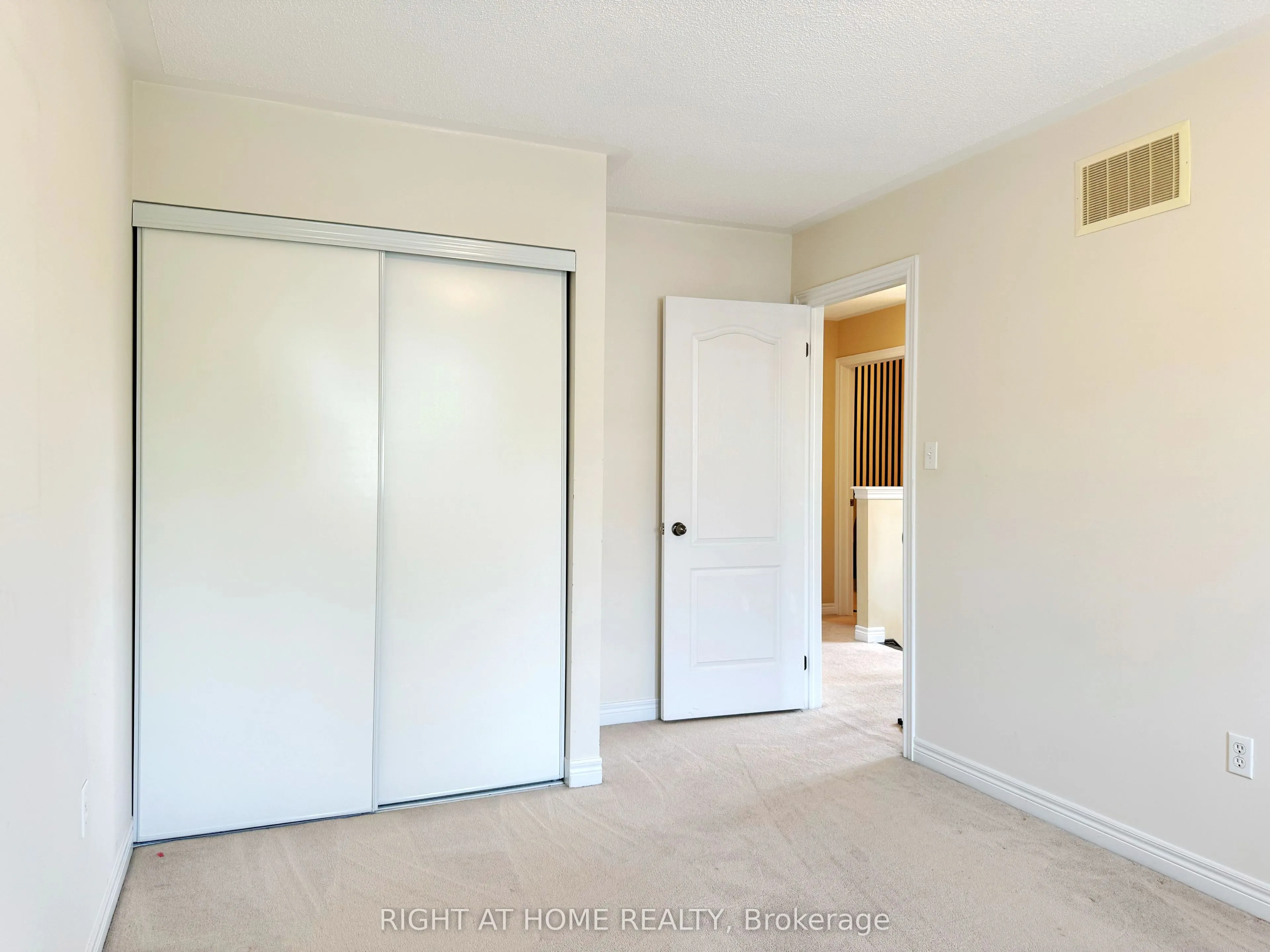 3063 Highbourne Crescent