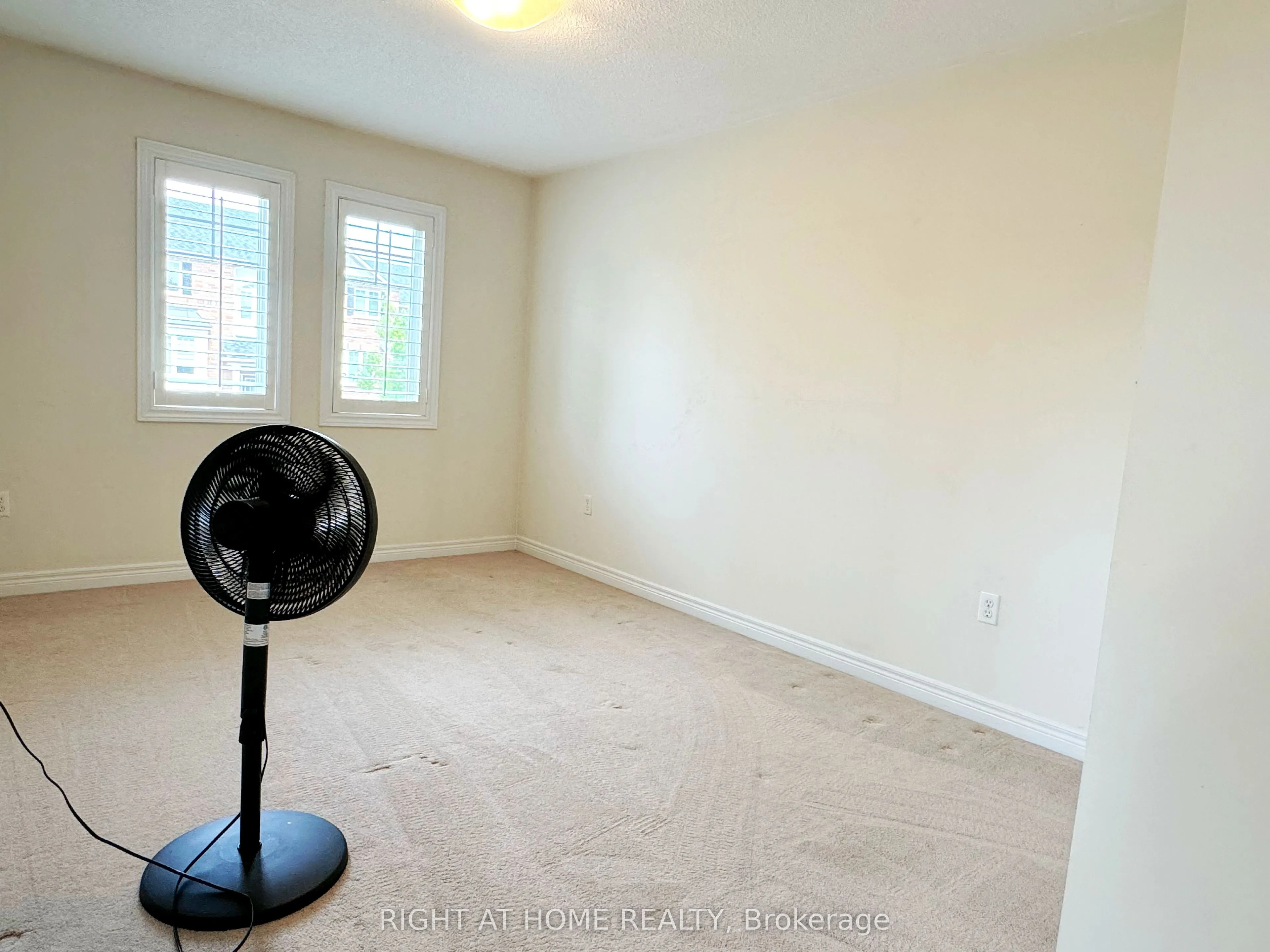 3063 Highbourne Crescent