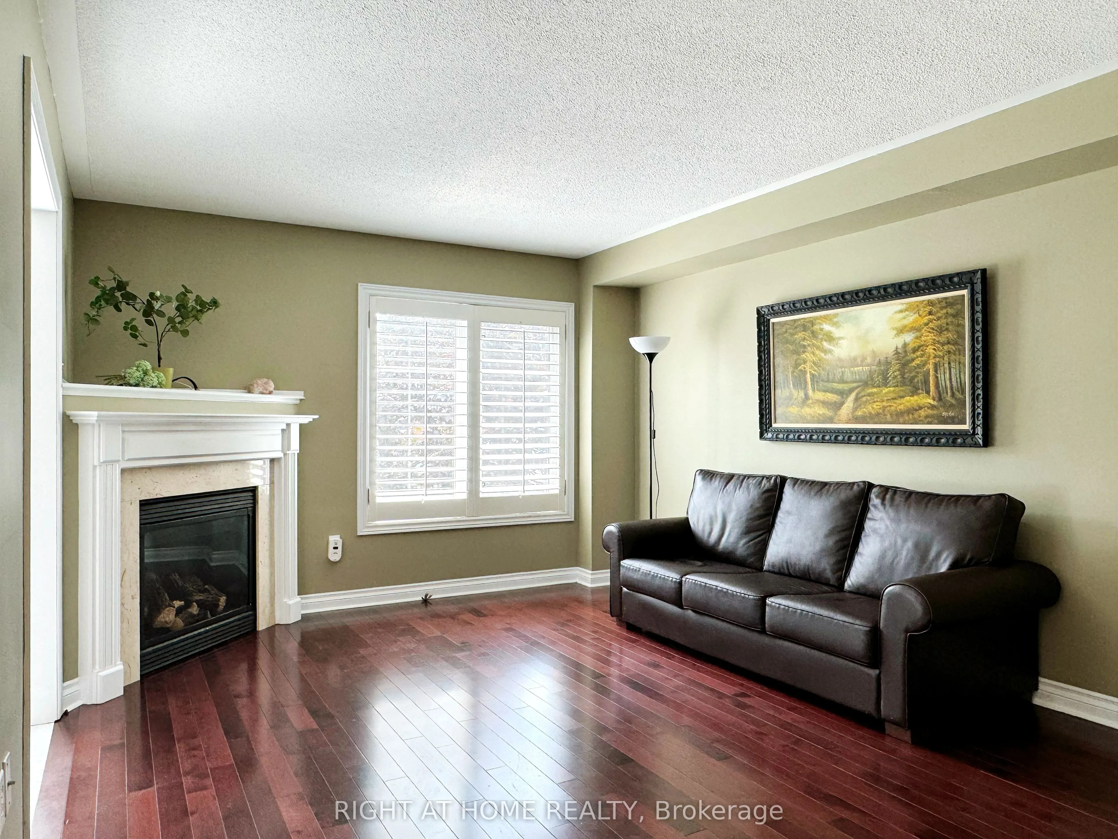 3063 Highbourne Crescent