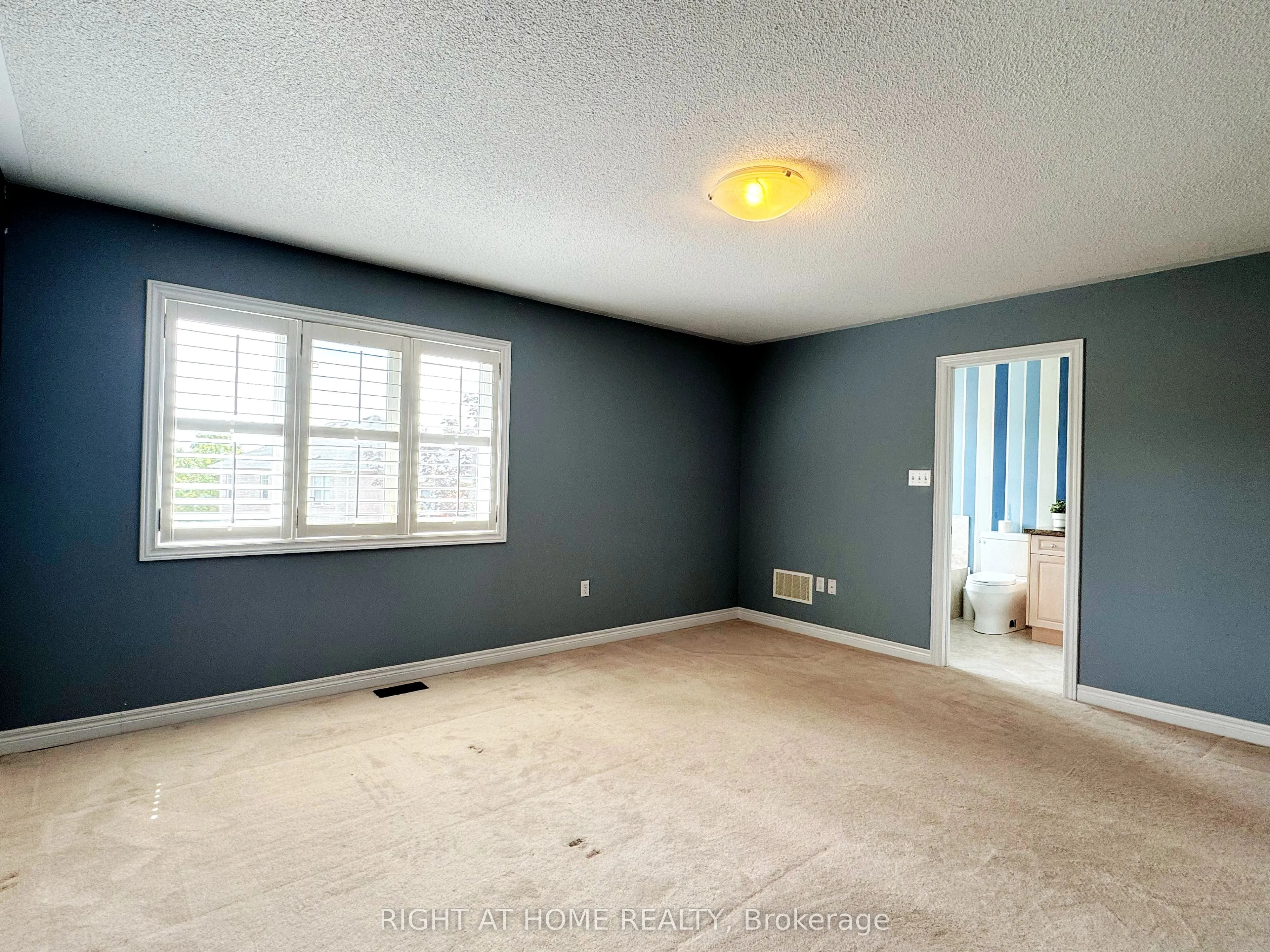 3063 Highbourne Crescent