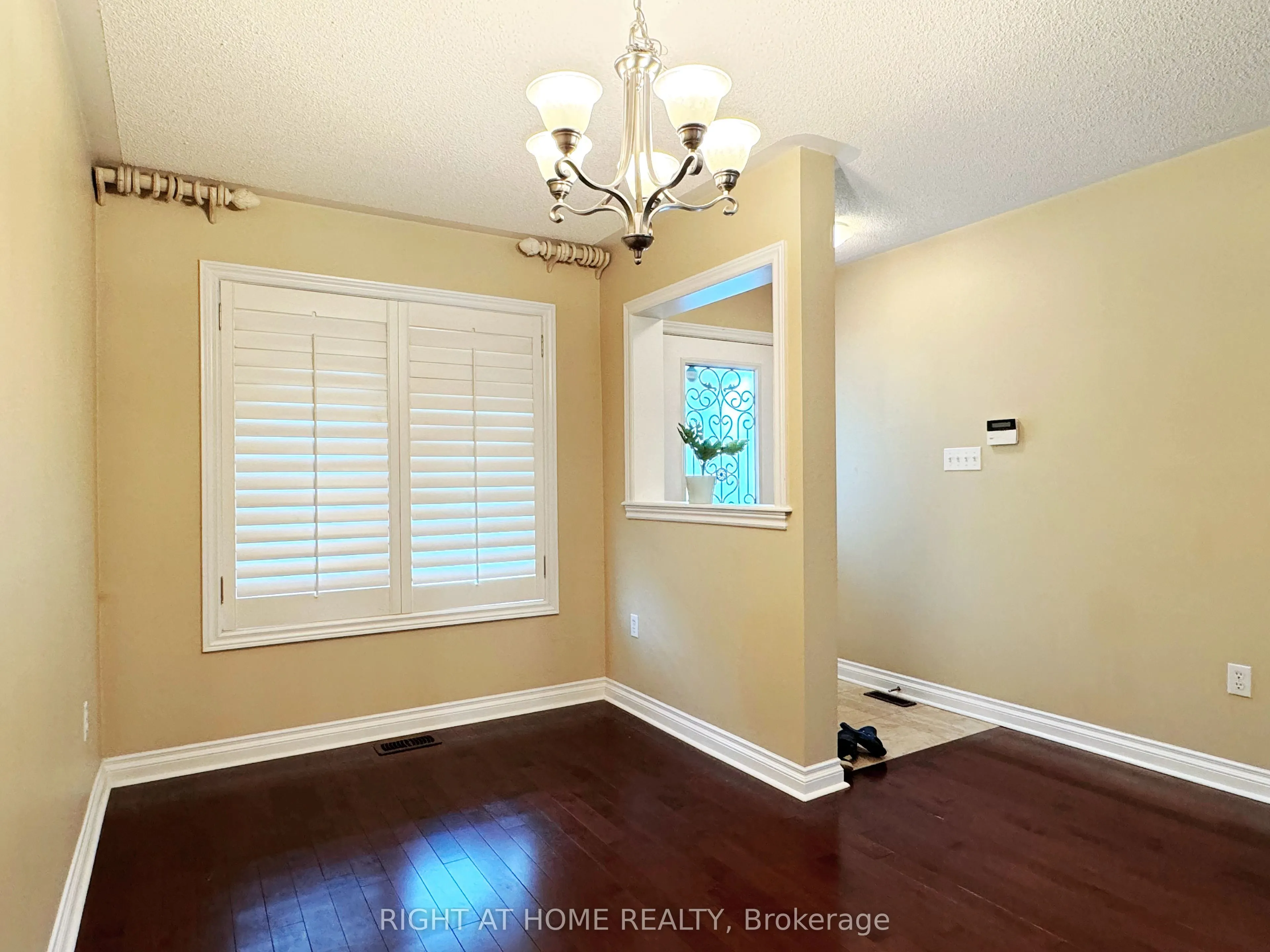 3063 Highbourne Crescent