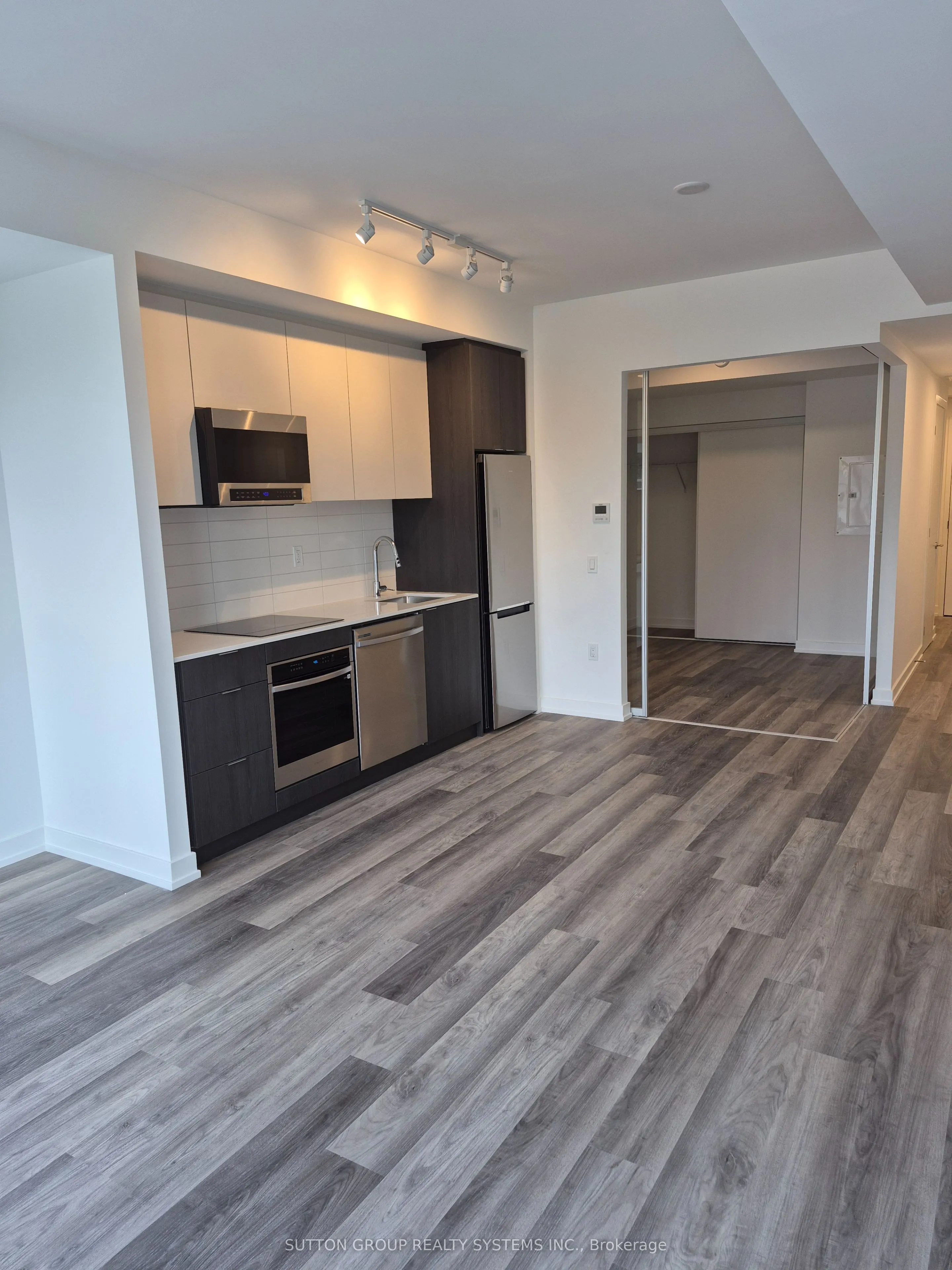 6 Chartwell Road, #324