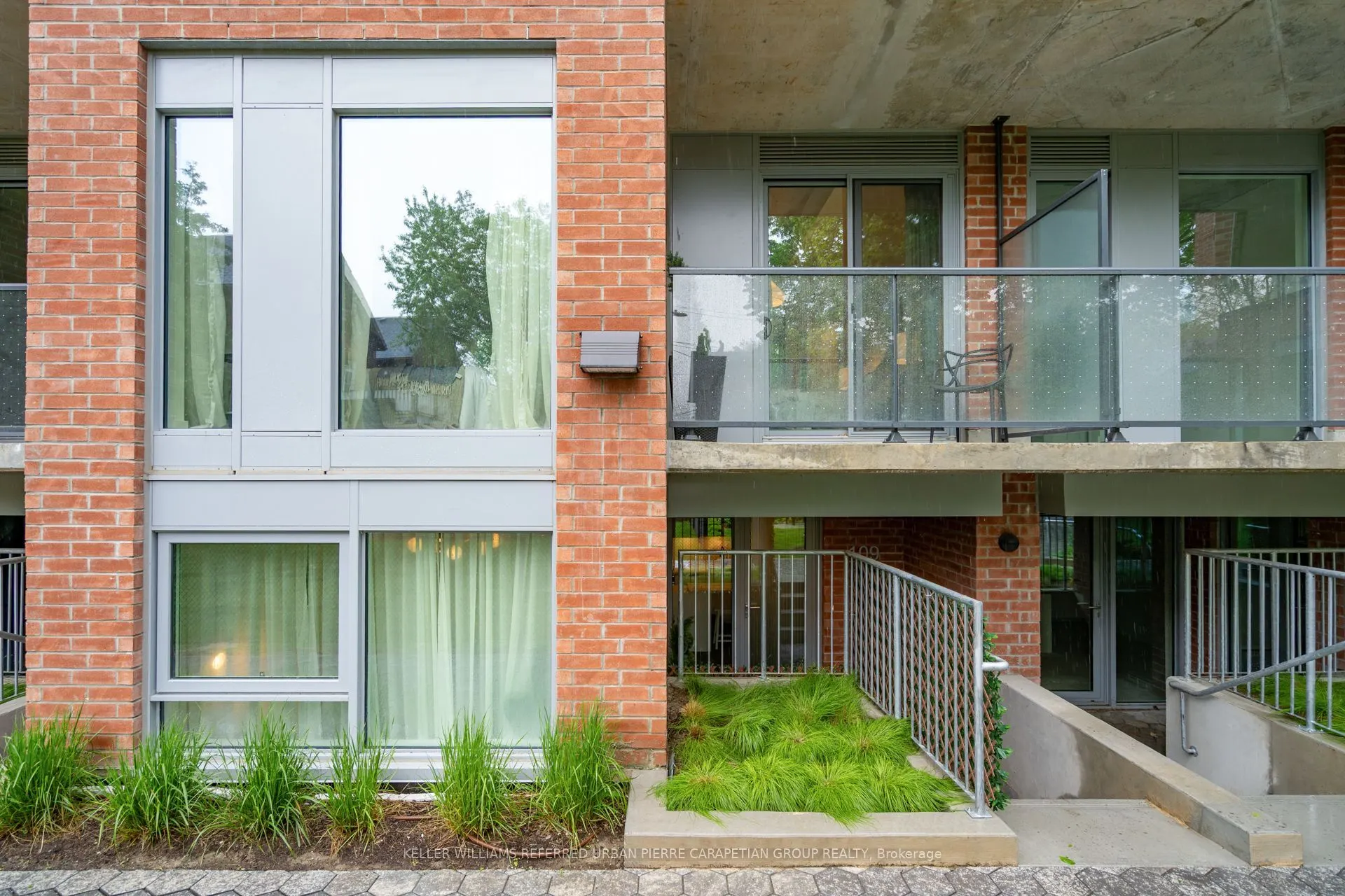 57 Brock Avenue, #TH 109