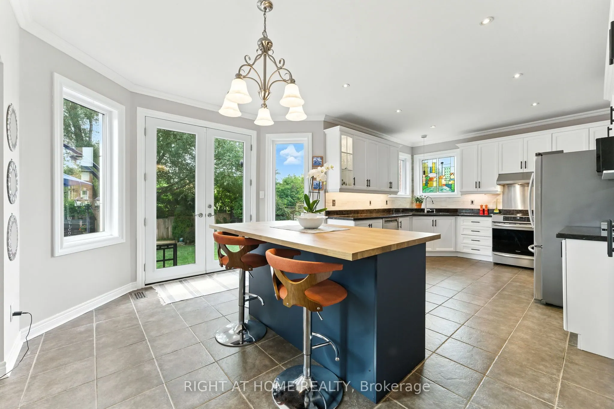 2465 Whistling Springs Crescent