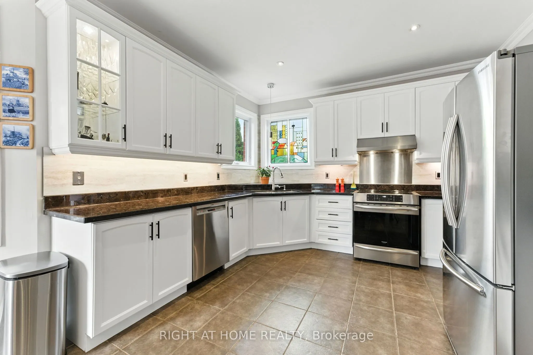 2465 Whistling Springs Crescent
