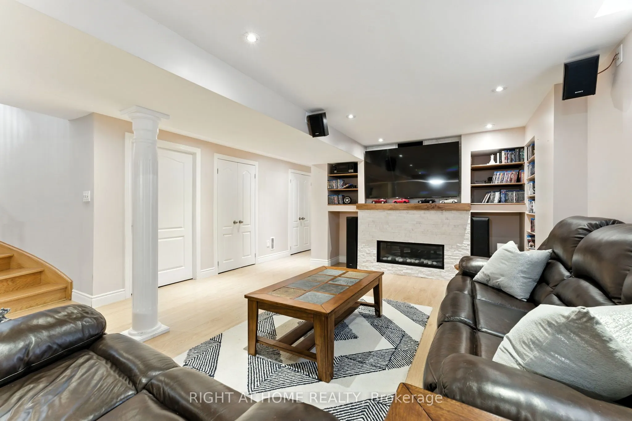 2465 Whistling Springs Crescent