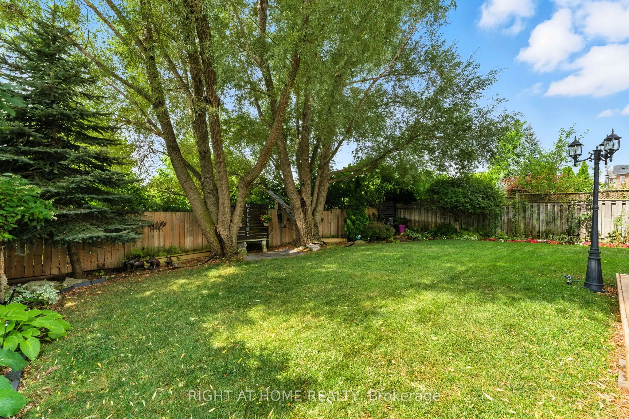 2465 Whistling Springs Crescent