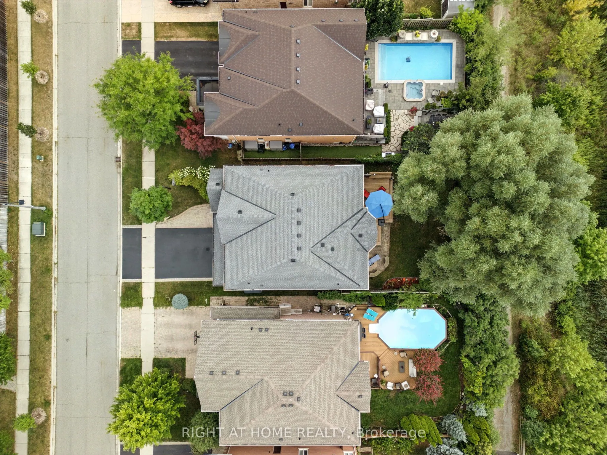 2465 Whistling Springs Crescent