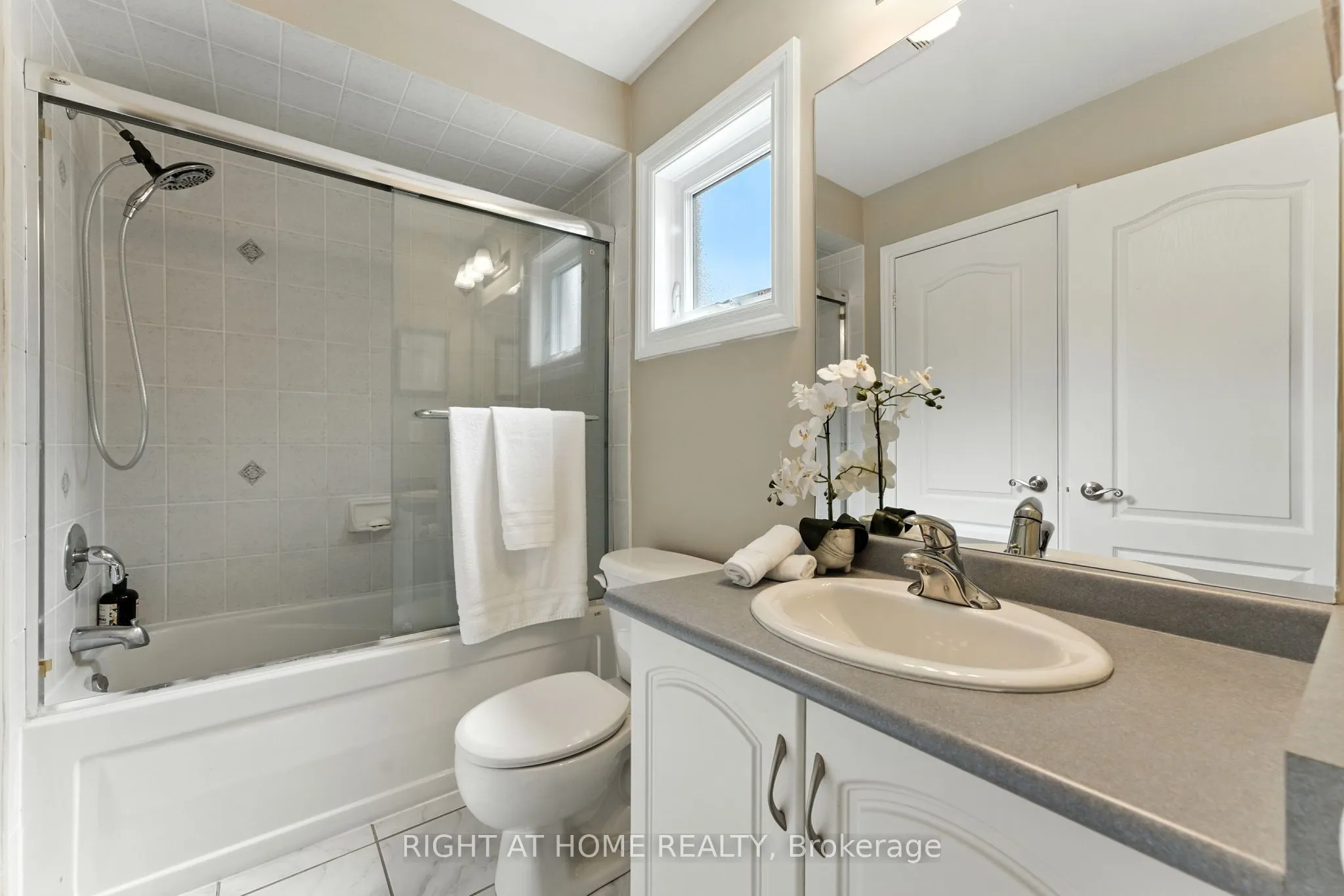 2465 Whistling Springs Crescent