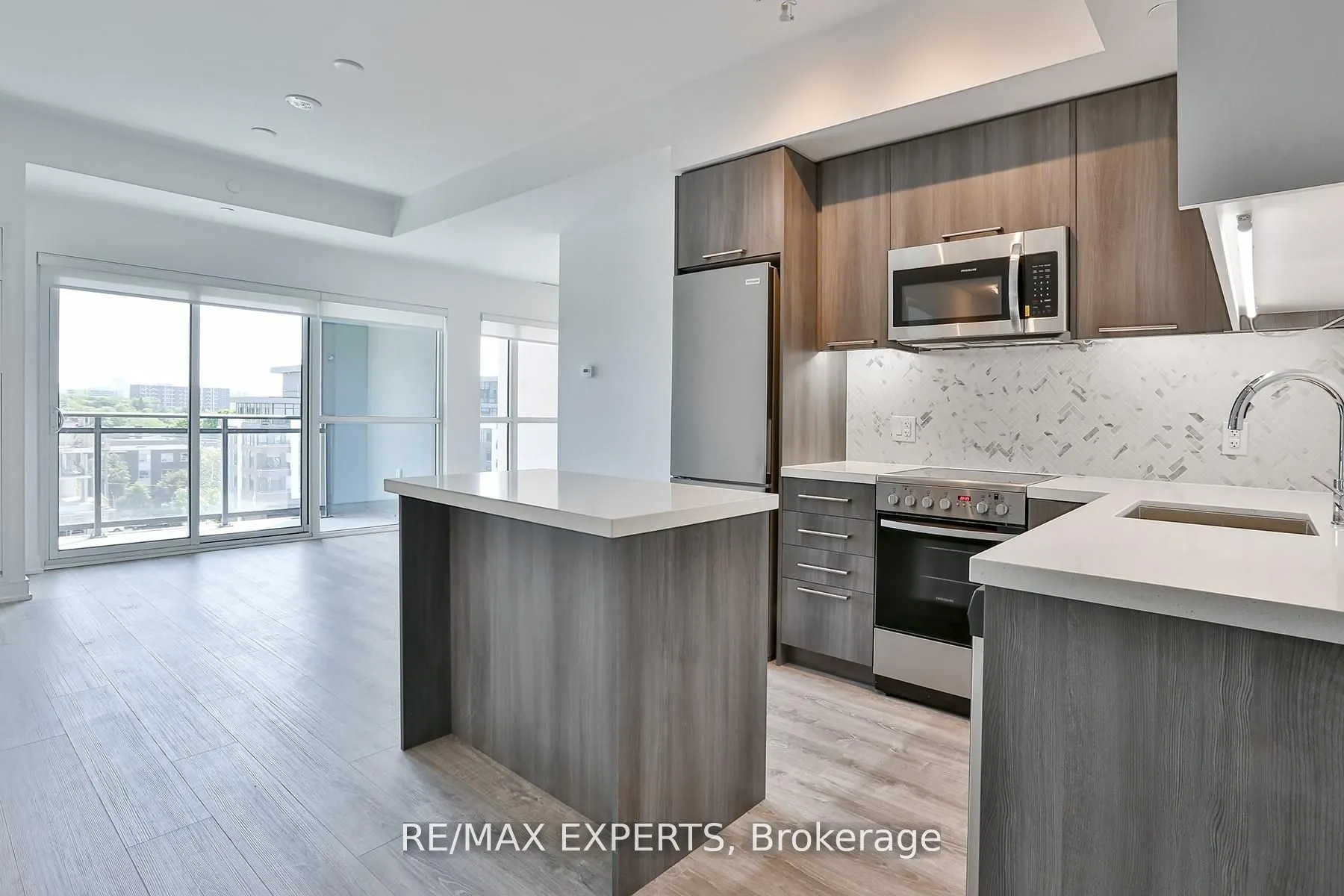 25 Neighbourhood Lane, #603