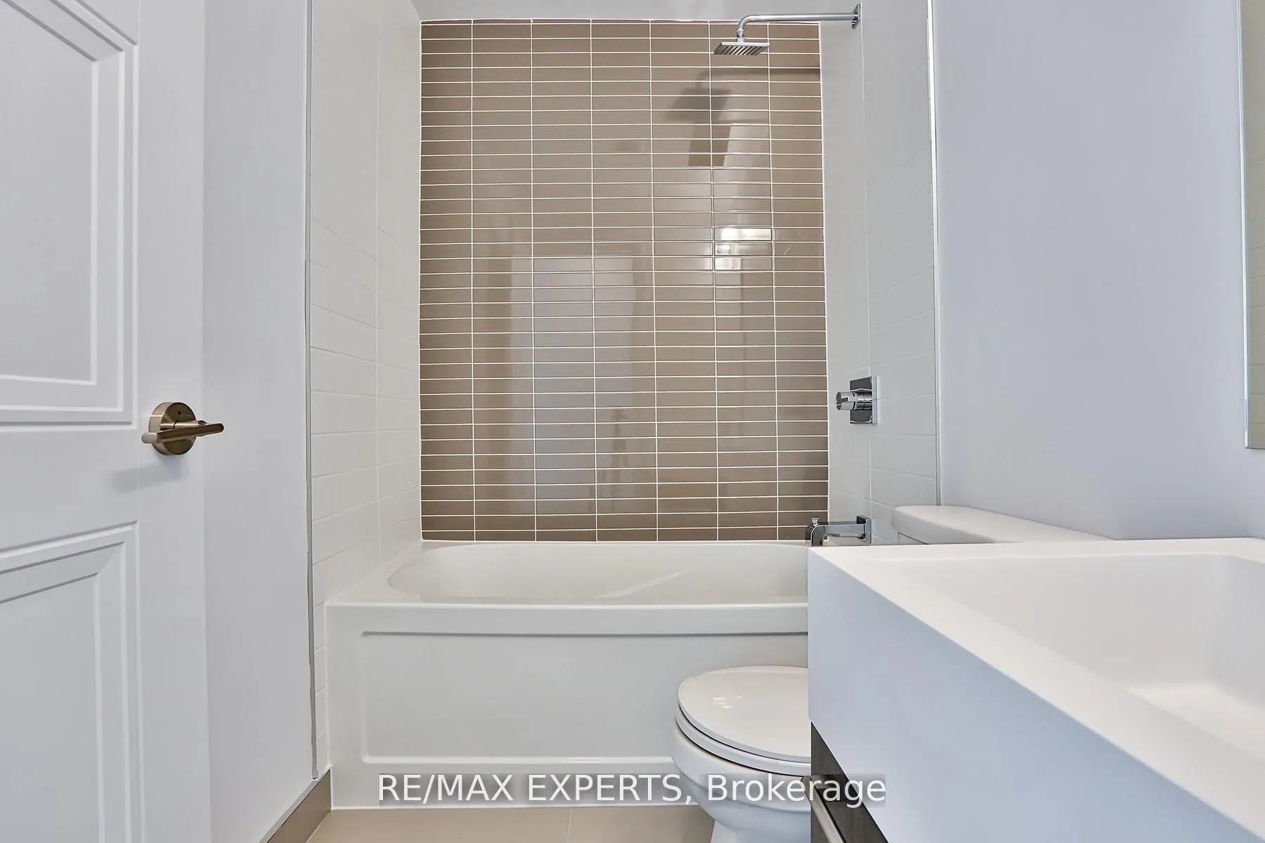 25 Neighbourhood Lane, #603