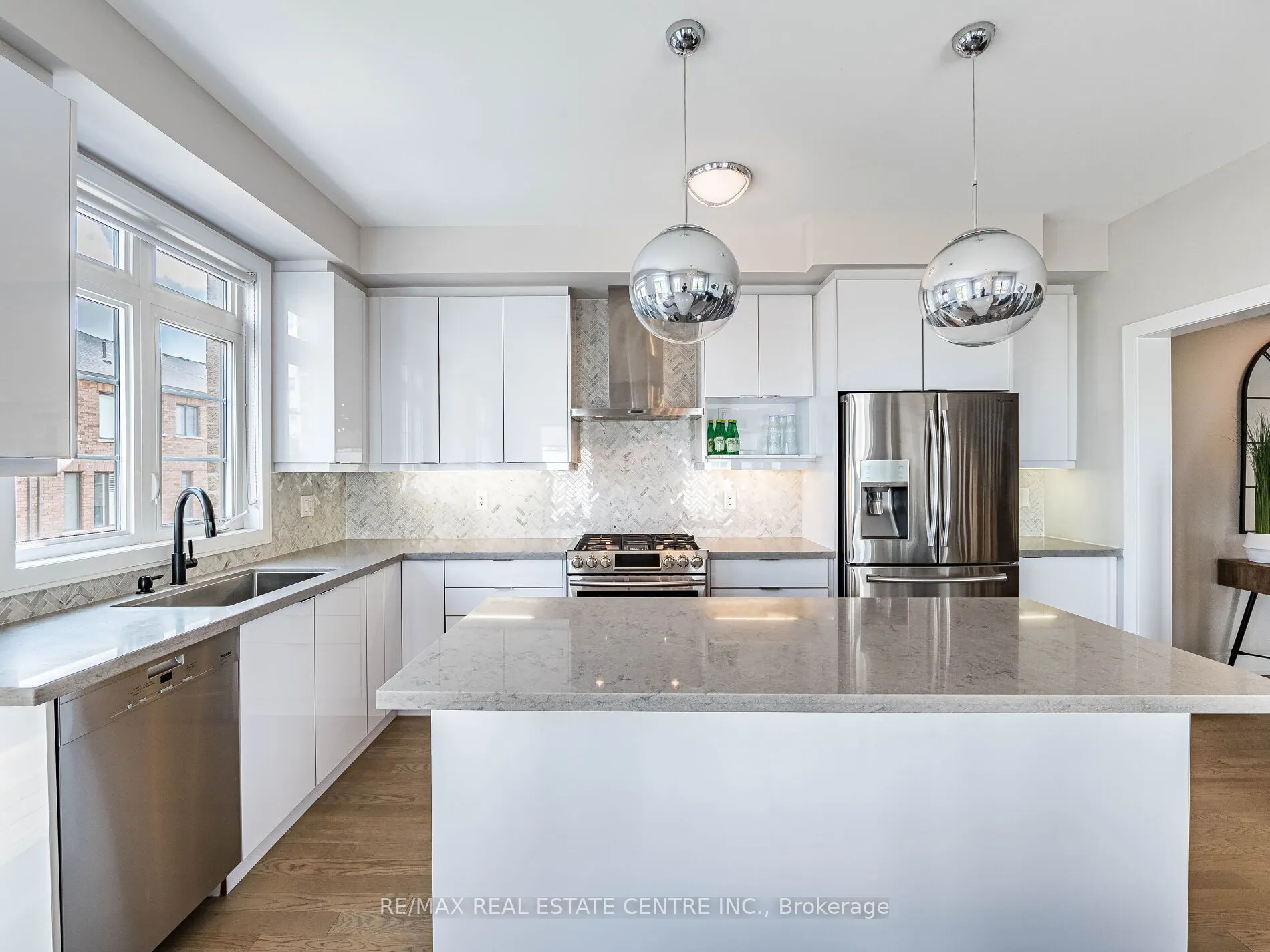 1170 Beachcomber Road