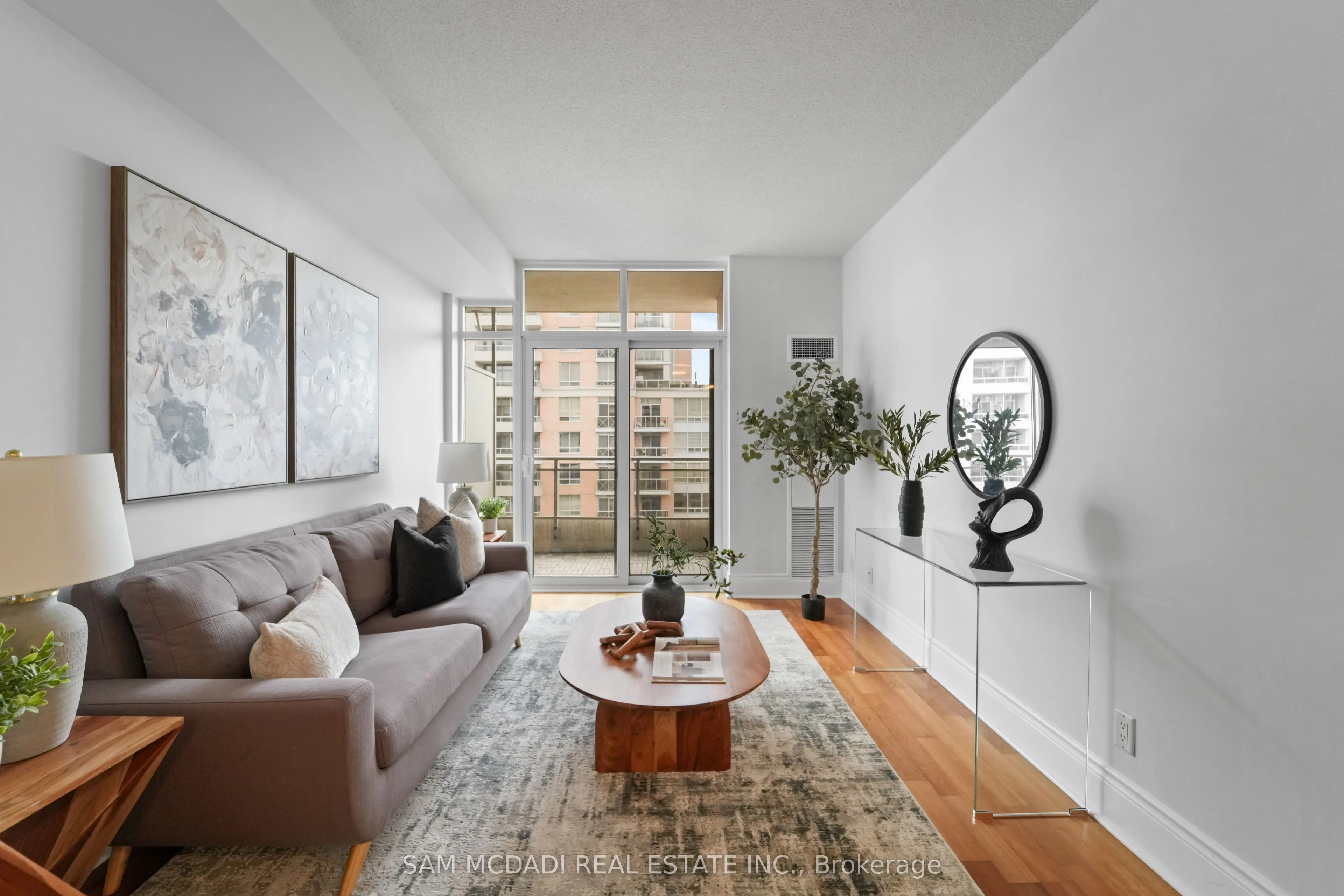 5229 Dundas Street W, #2002