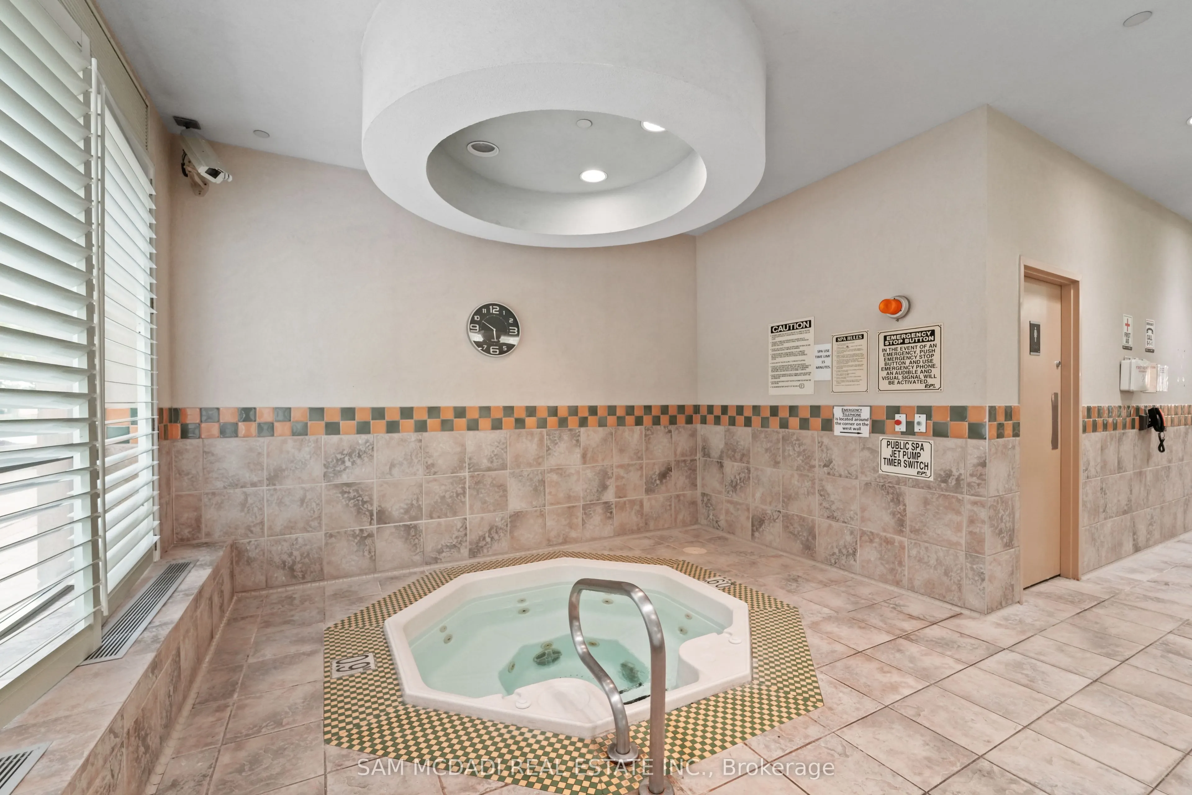 5229 Dundas Street W, #2002