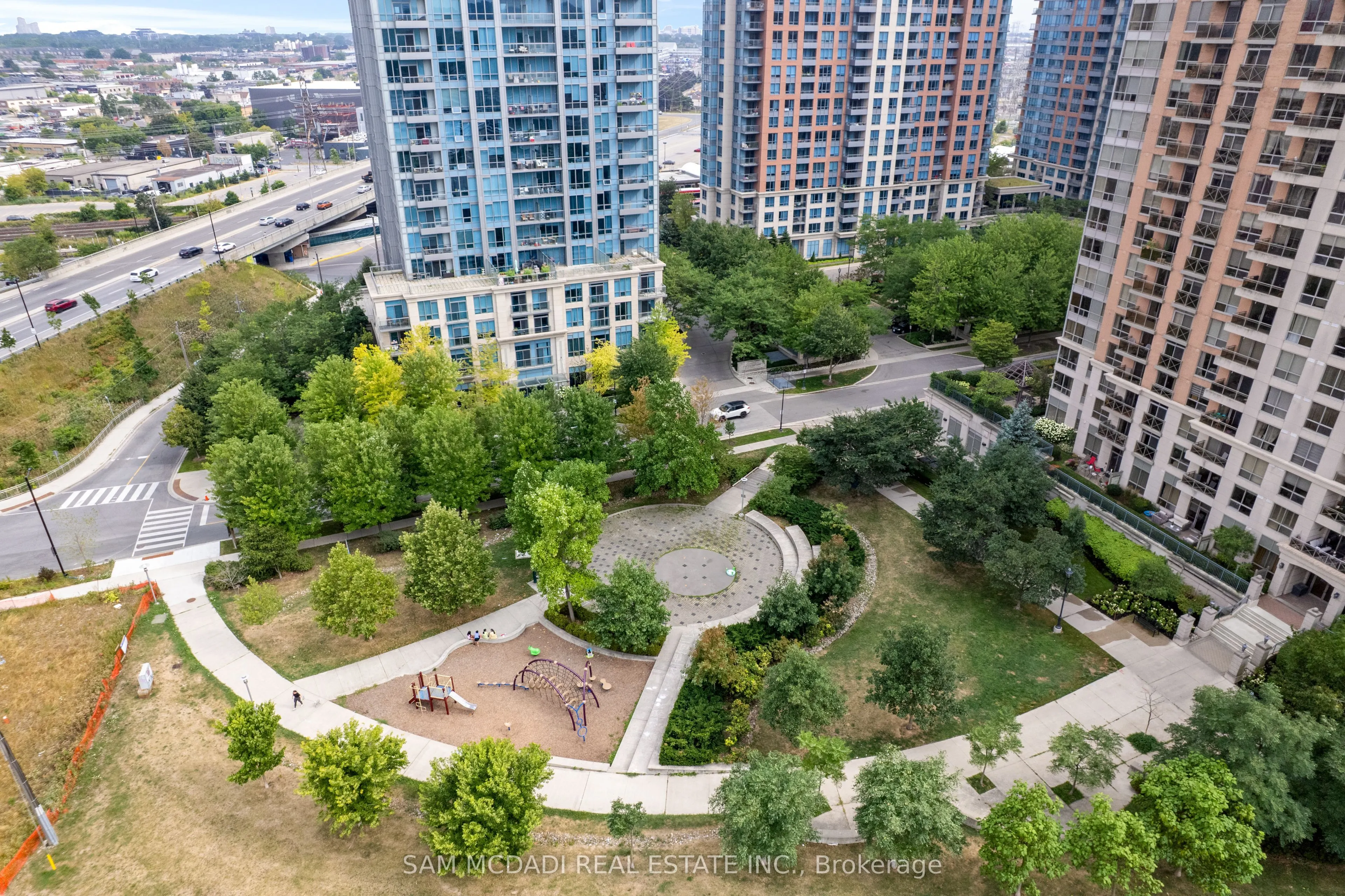 5229 Dundas Street W, #2002