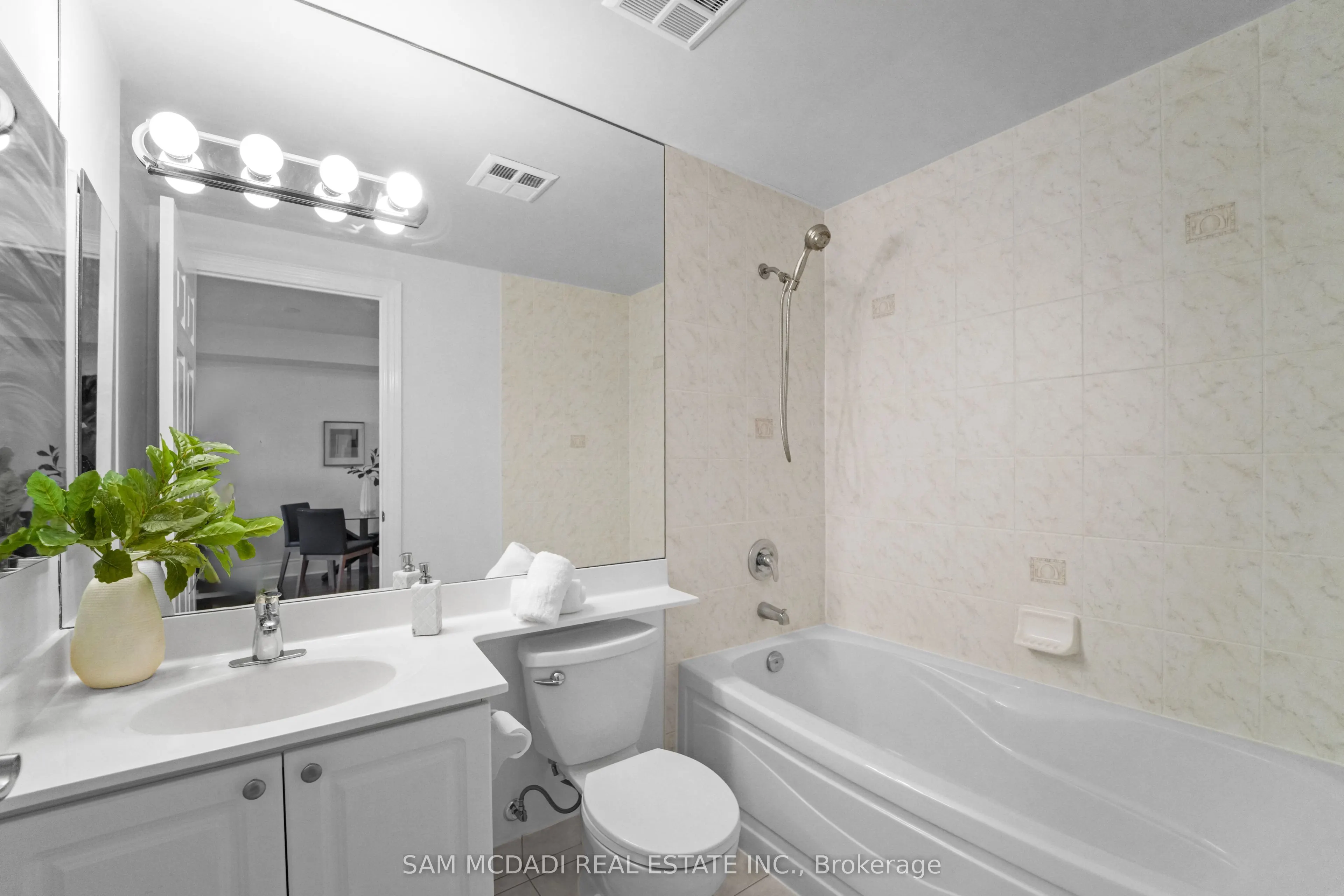 5229 Dundas Street W, #2002