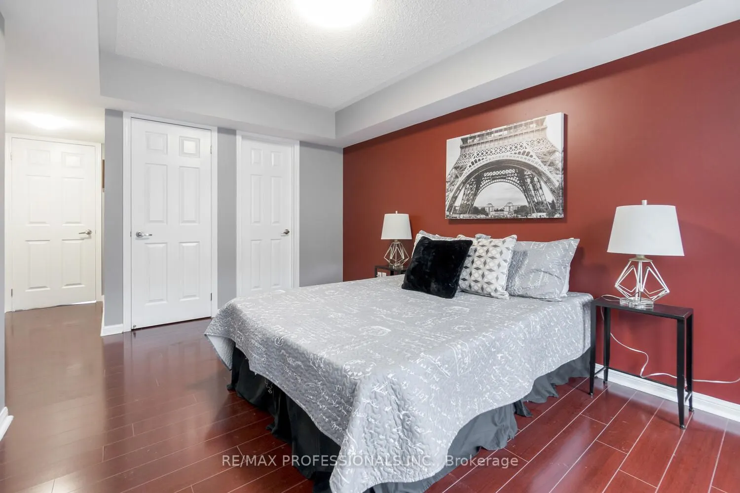 634 Shoreline Drive, #5