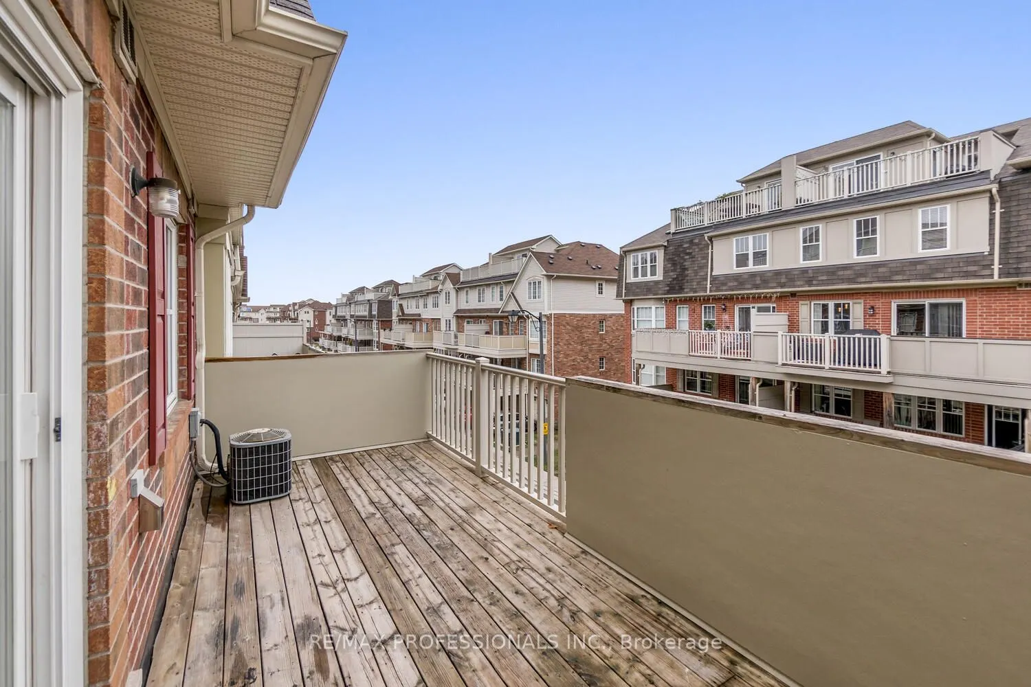 634 Shoreline Drive, #5
