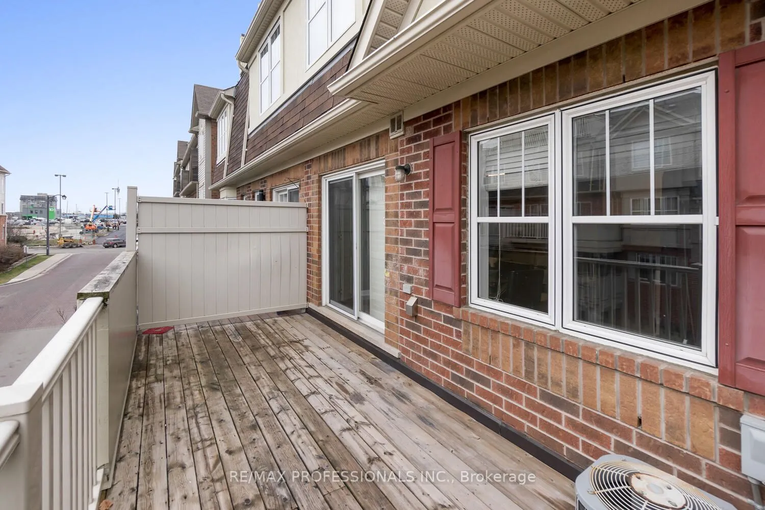 634 Shoreline Drive, #5