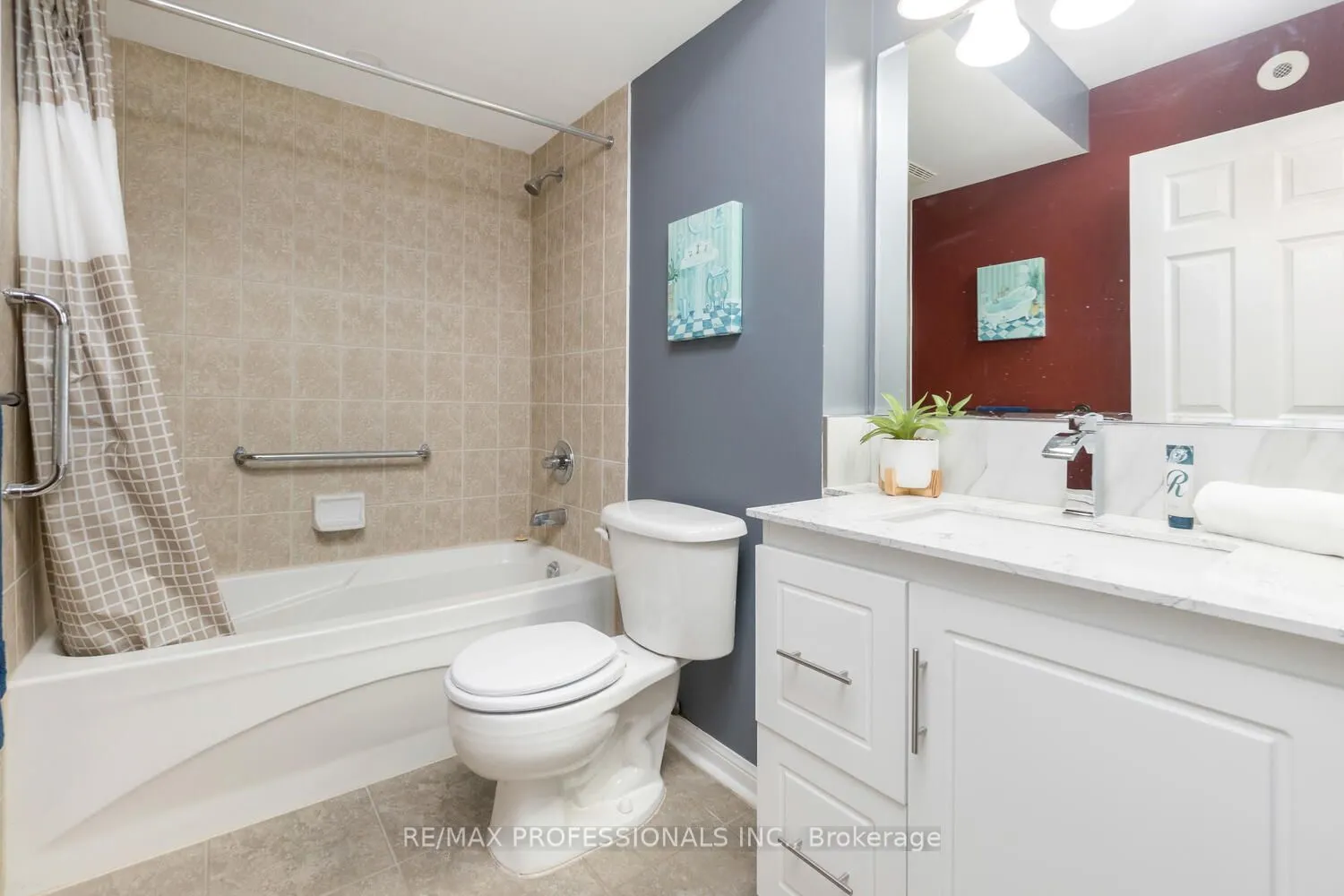 634 Shoreline Drive, #5
