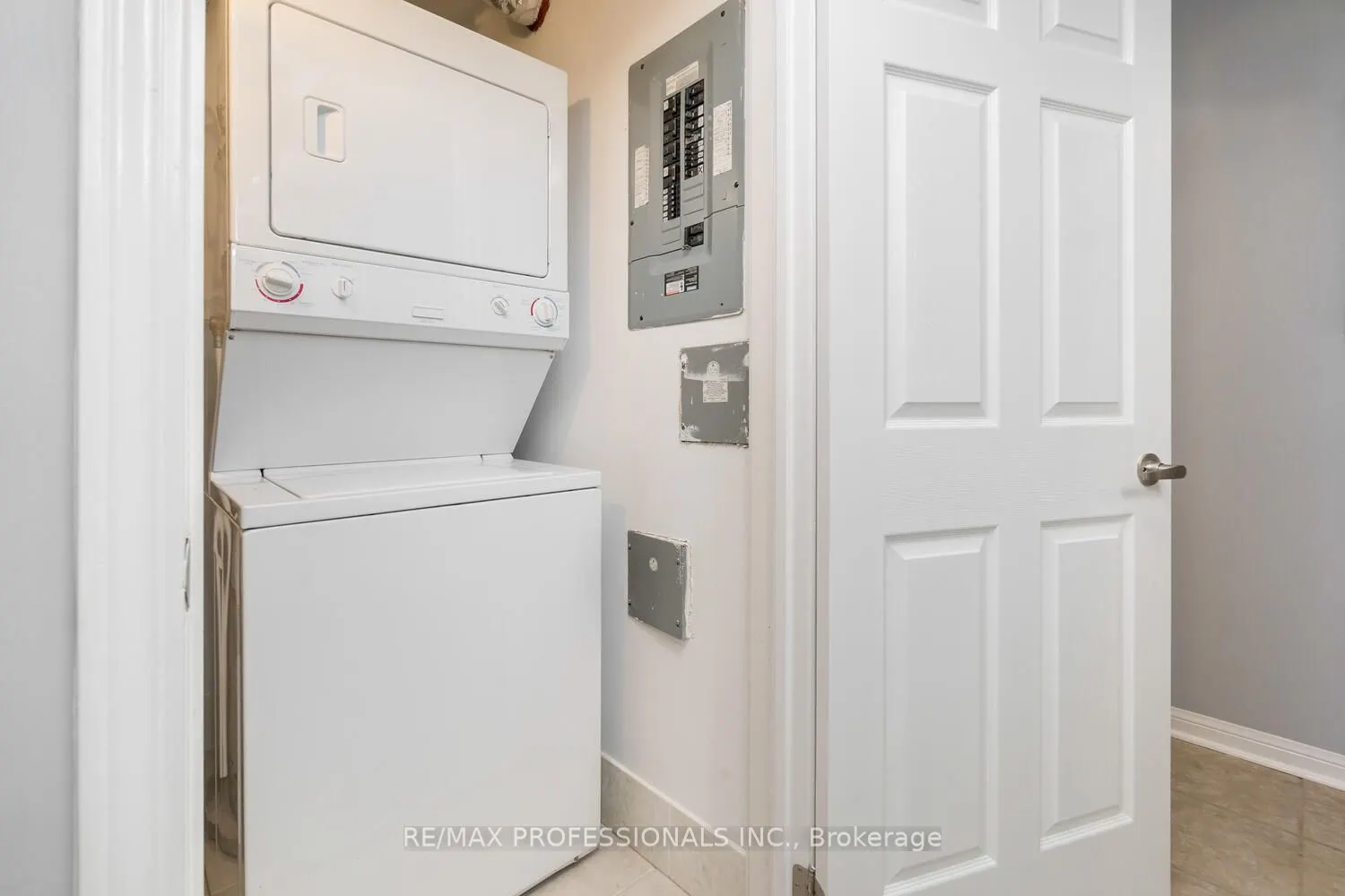 634 Shoreline Drive, #5