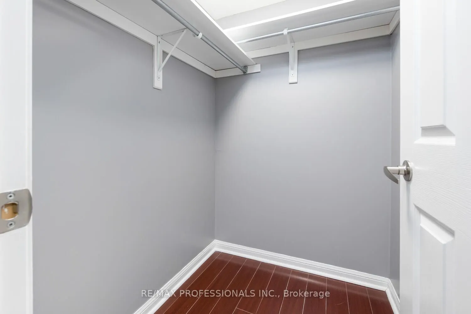 634 Shoreline Drive, #5
