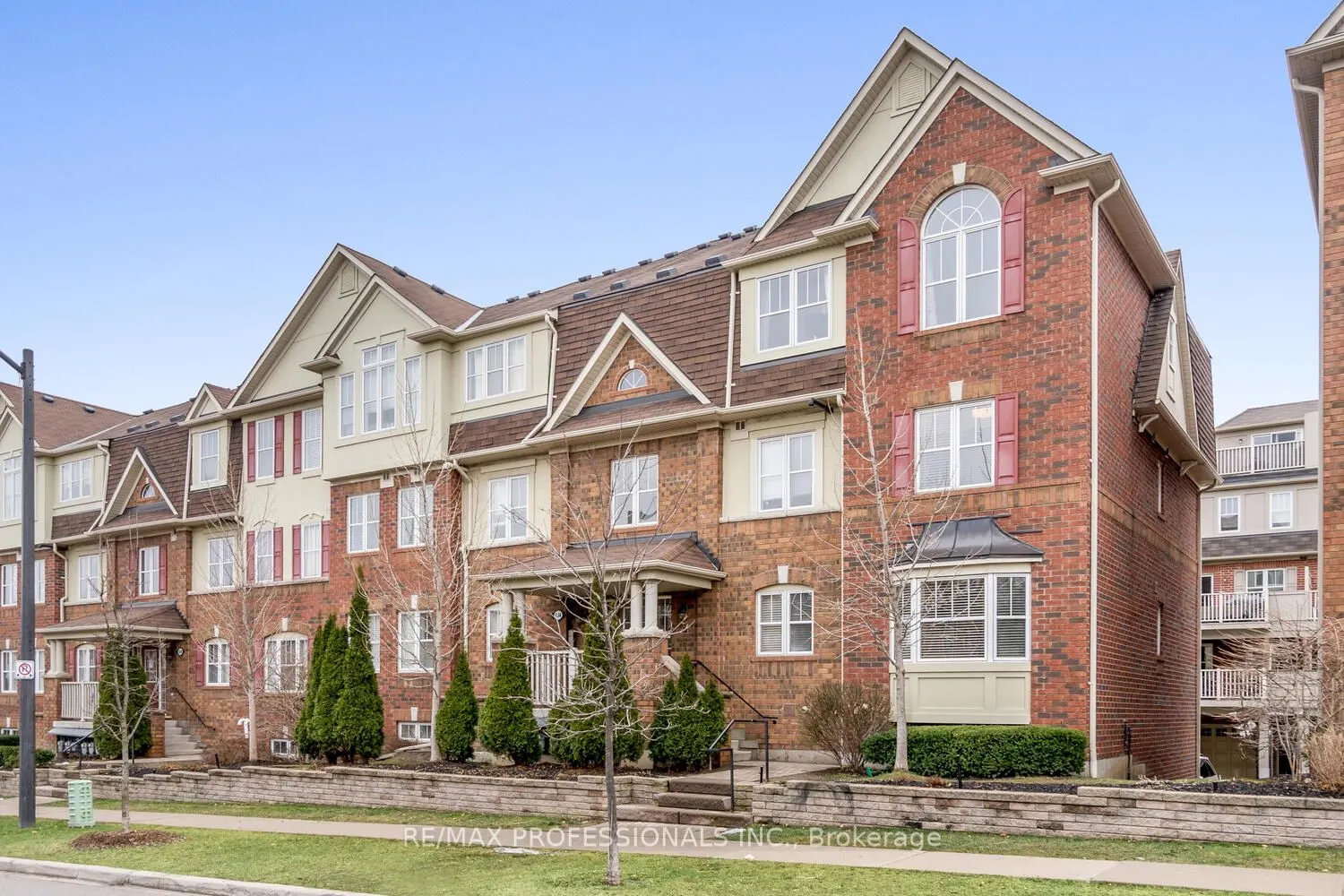 634 Shoreline Drive, #5