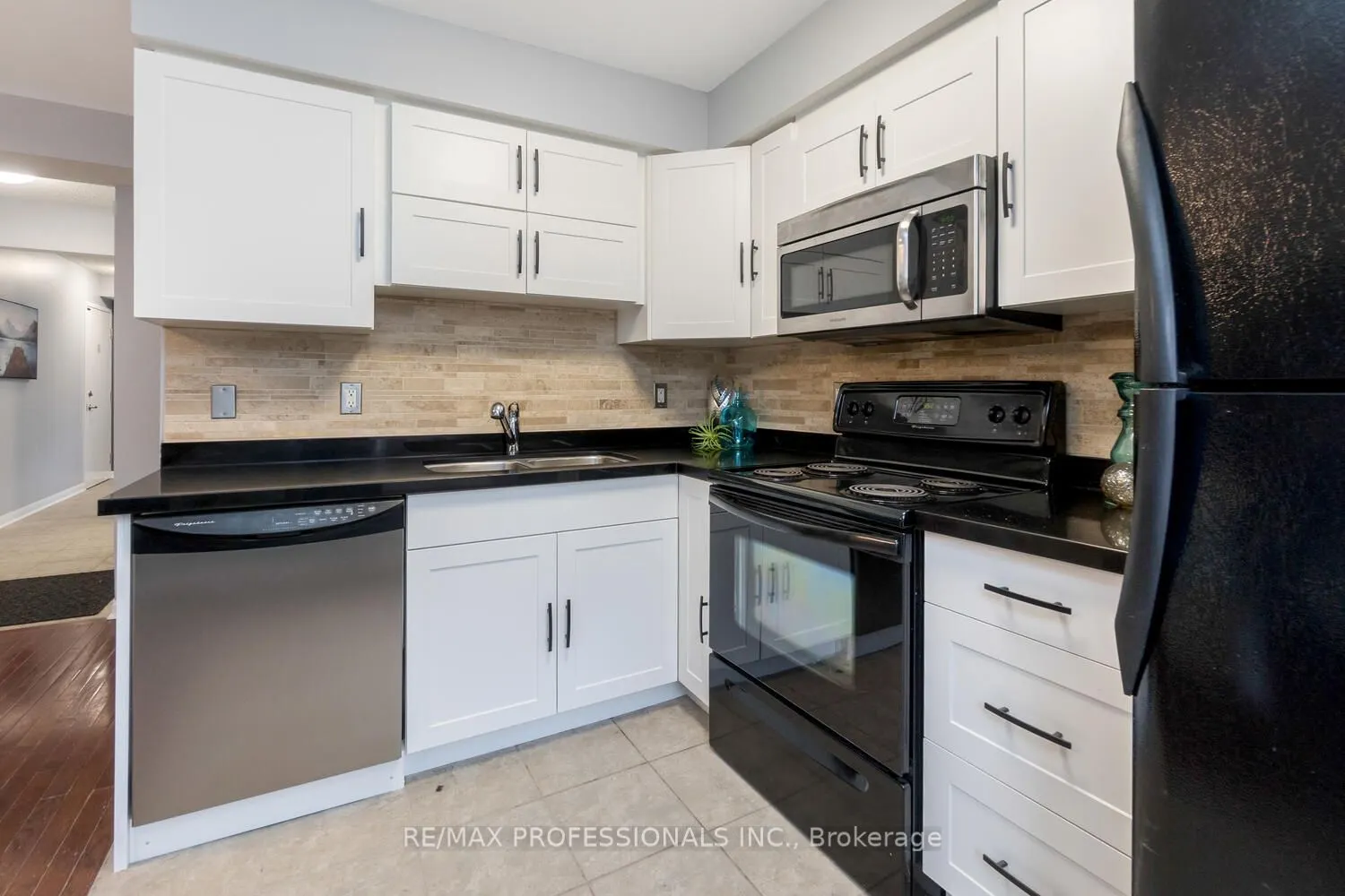 634 Shoreline Drive, #5