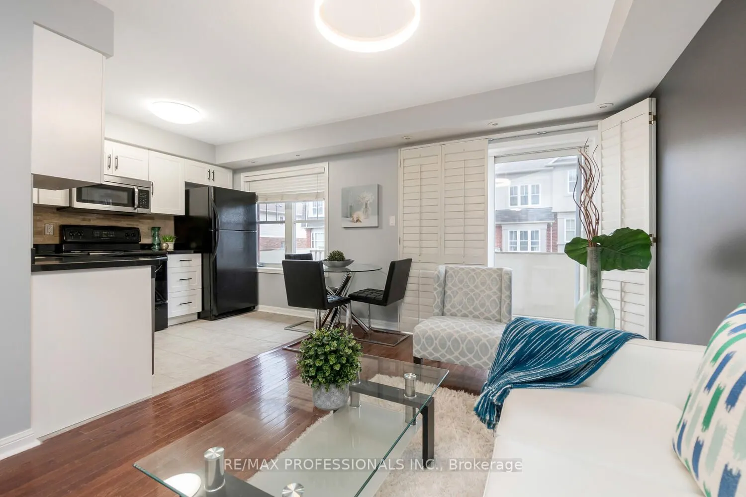 634 Shoreline Drive, #5